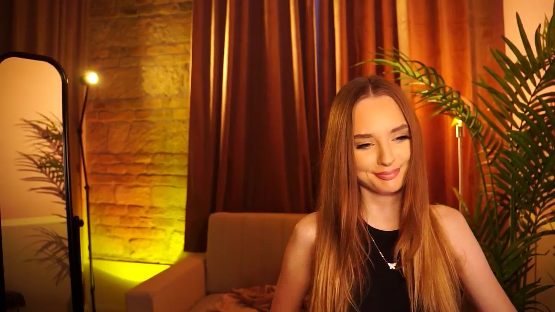Gallery image thumbnail from petitegonwild's myfreecams stream on, 05/27/2024, 17:55 image 10 of 20
