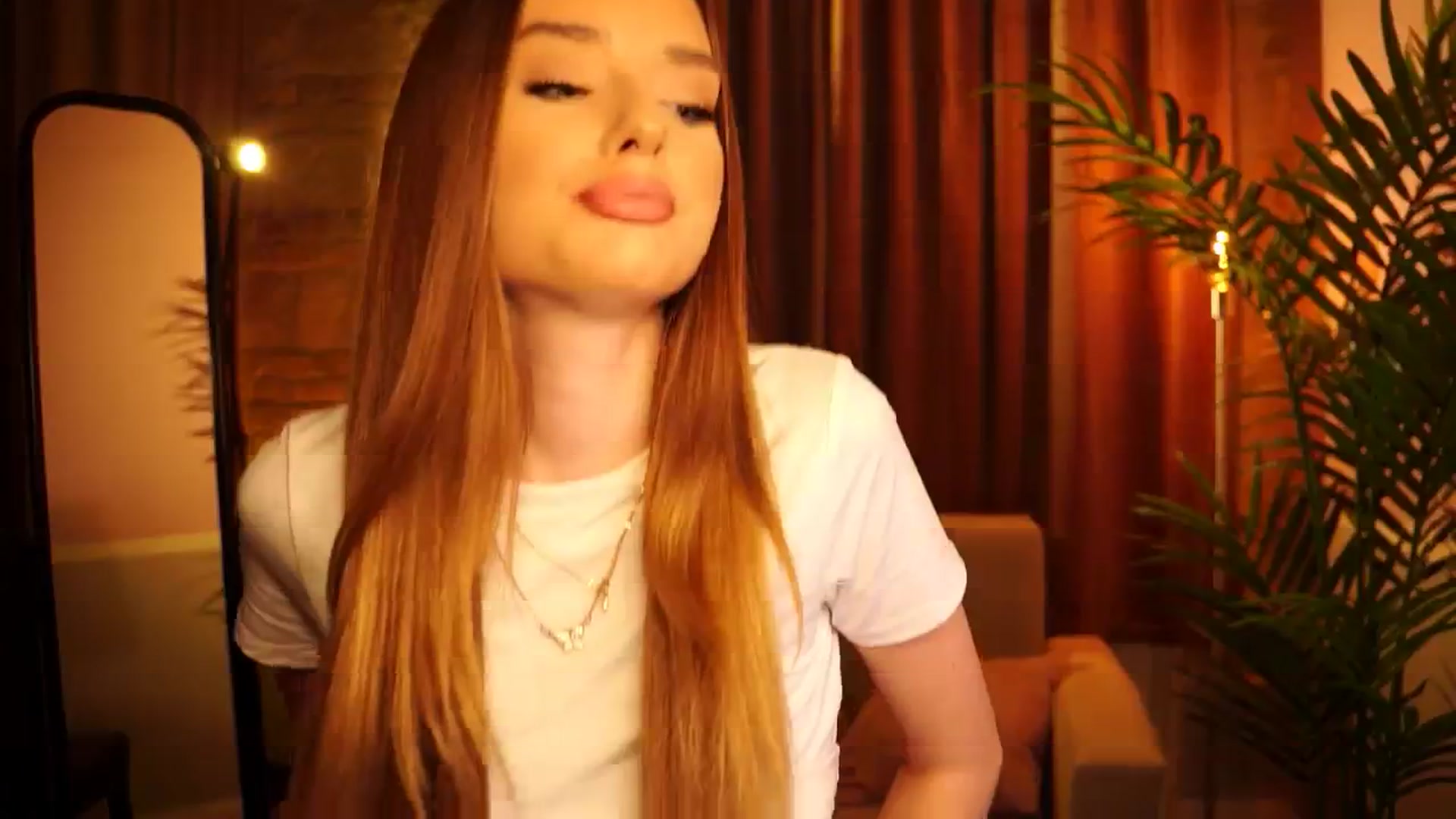 Gallery image thumbnail from petitegonwild's myfreecams stream on, 05/31/2024, 18:47 image 12 of 20