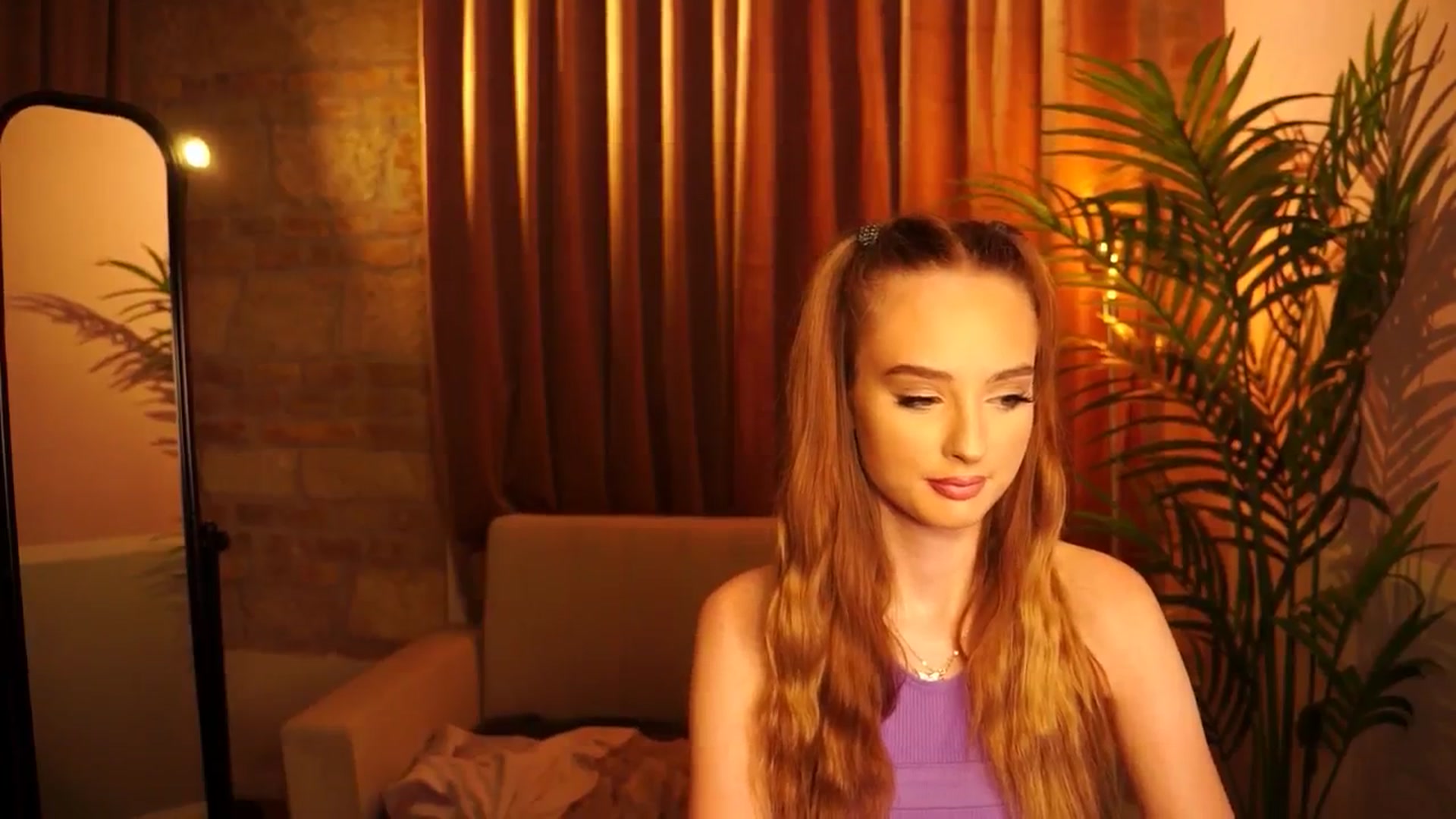 Gallery image thumbnail from petitegonwild's myfreecams stream on, 06/19/2024, 18:05 image 10 of 20