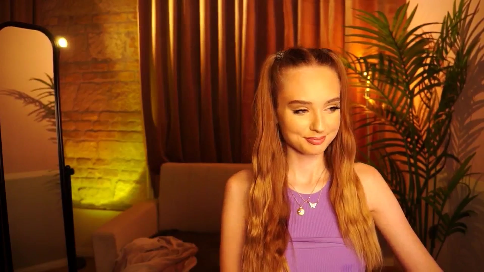 Gallery image thumbnail from petitegonwild's myfreecams stream on, 06/19/2024, 20:11 image 6 of 20