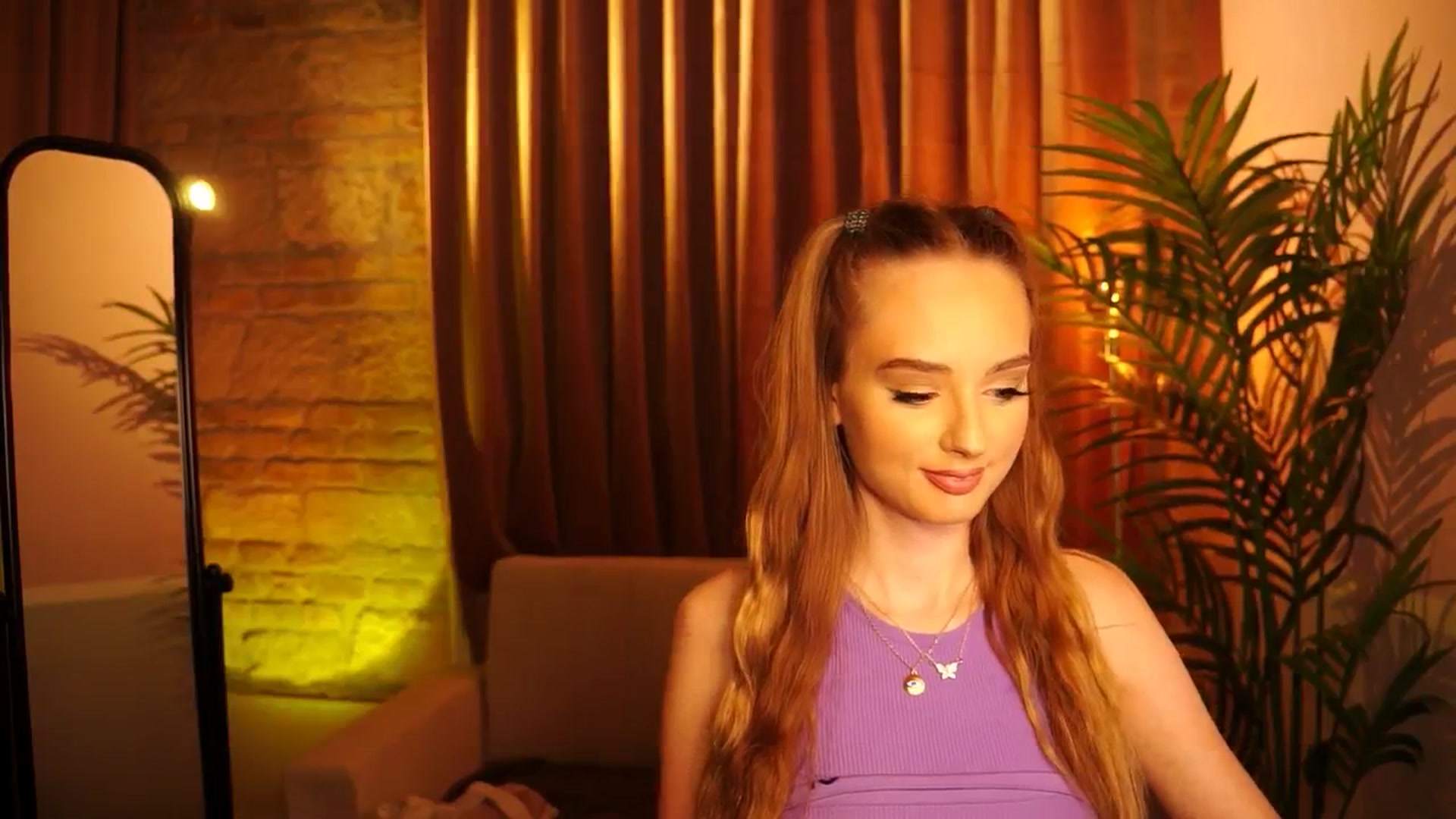 Gallery image thumbnail from petitegonwild's myfreecams stream on, 06/19/2024, 20:11 image 8 of 20