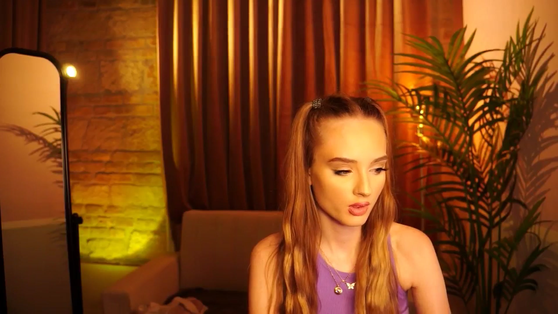 Gallery image thumbnail from petitegonwild's myfreecams stream on, 06/19/2024, 20:11 image 14 of 20