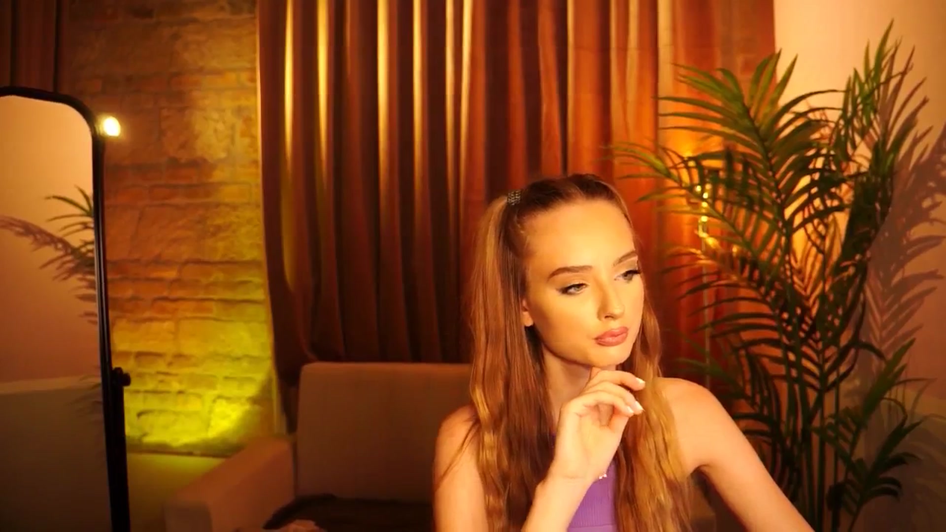 Gallery image thumbnail from petitegonwild's myfreecams stream on, 06/19/2024, 20:11 image 18 of 20