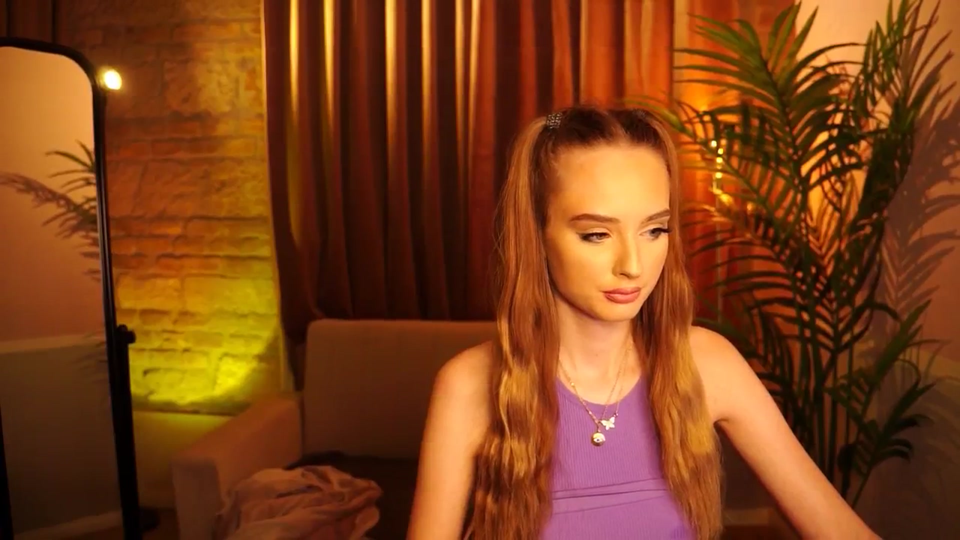 Gallery image thumbnail from petitegonwild's myfreecams stream on, 06/19/2024, 20:11 image 5 of 20