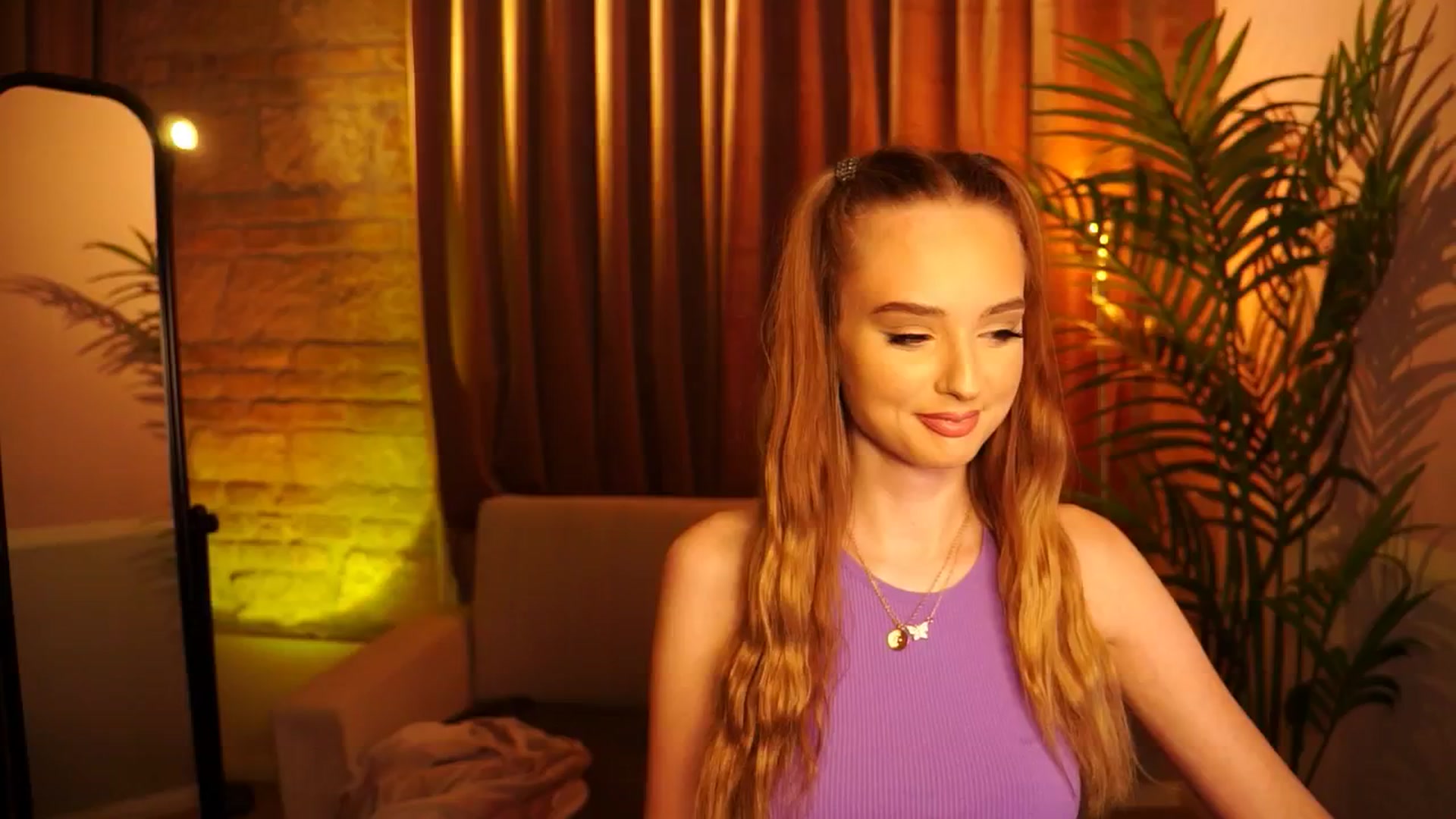 Gallery image thumbnail from petitegonwild's myfreecams stream on, 06/19/2024, 20:11 image 1 of 20