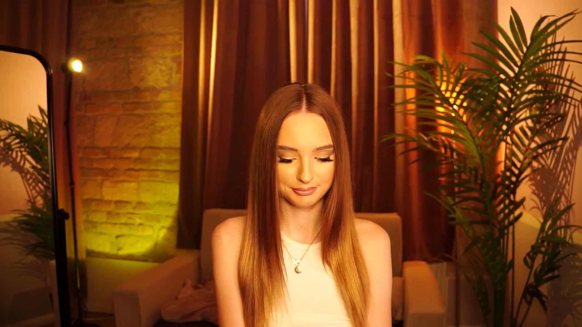 Gallery image thumbnail from petitegonwild's myfreecams stream on, 06/22/2024, 15:29 image 17 of 20