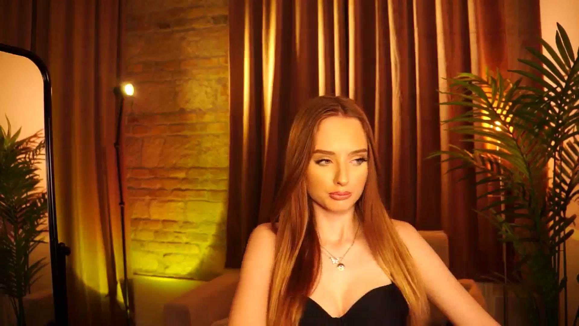 Gallery image thumbnail from petitegonwild's myfreecams stream on, 06/23/2024, 19:54 image 18 of 20
