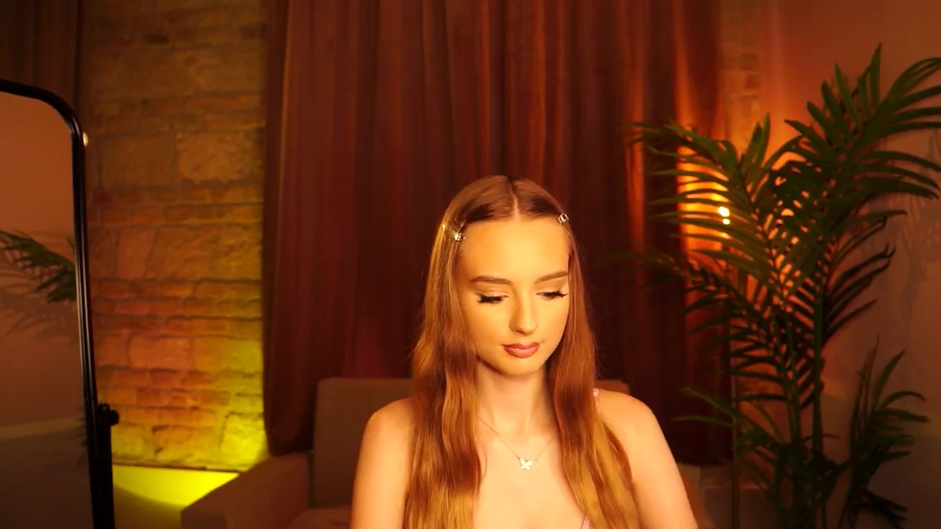 Gallery image thumbnail from petitegonwild's myfreecams stream on, 06/27/2024, 20:10 image 7 of 20