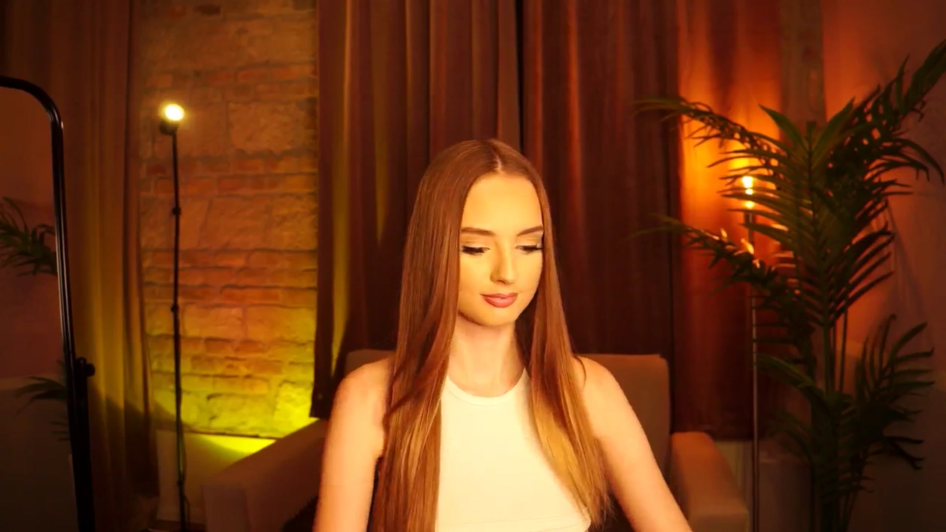 Gallery image thumbnail from petitegonwild's myfreecams stream on, 07/04/2024, 23:47 image 14 of 20