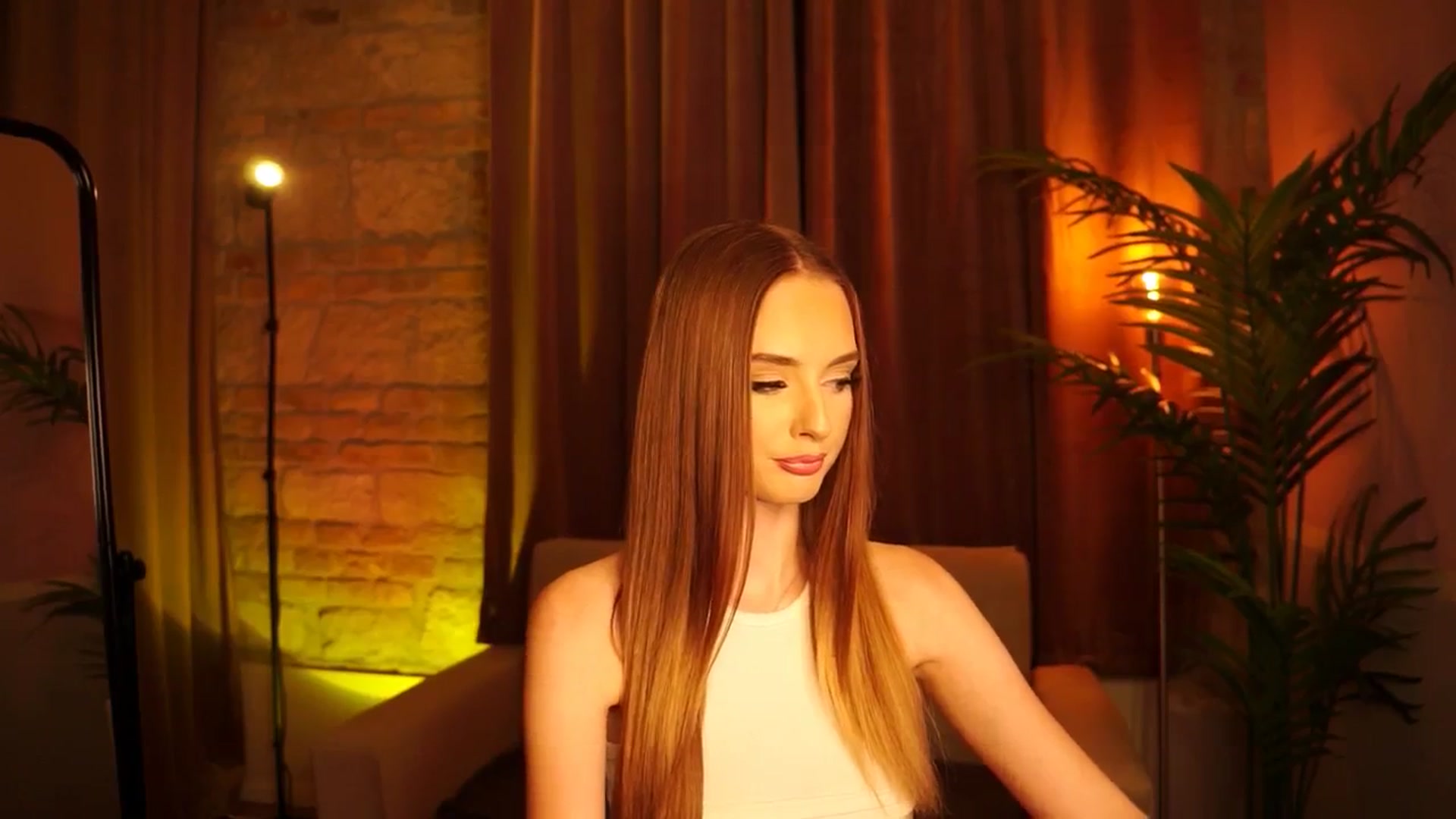 Gallery image thumbnail from petitegonwild's myfreecams stream on, 07/04/2024, 23:47 image 16 of 20