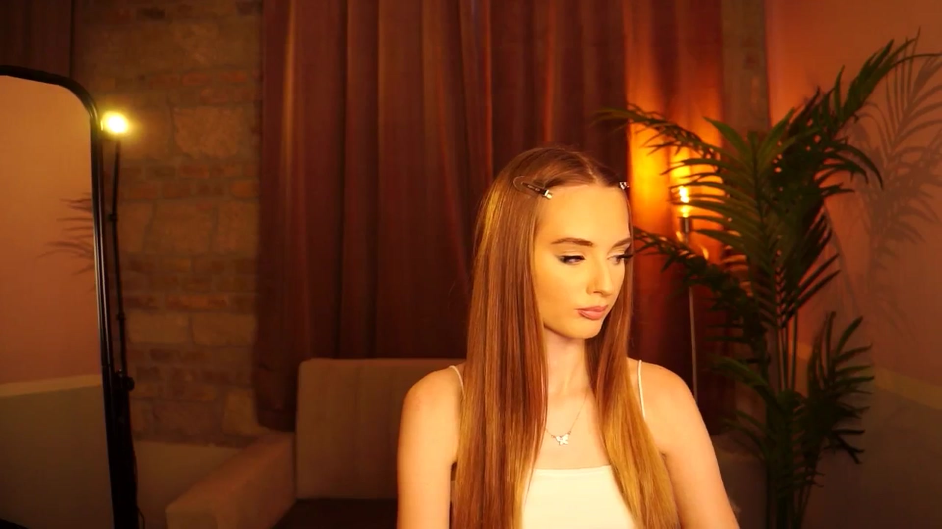 Gallery image thumbnail from petitegonwild's myfreecams stream on, 07/06/2024, 16:58 image 7 of 20