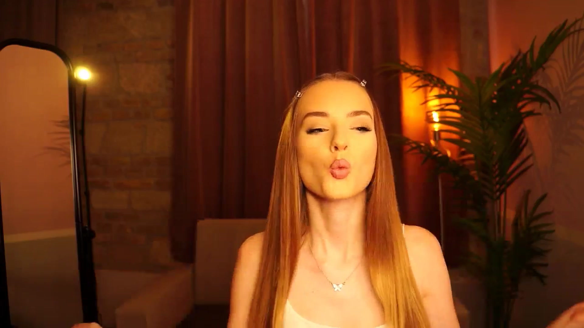 Gallery image thumbnail from petitegonwild's myfreecams stream on, 07/06/2024, 16:58 image 3 of 20