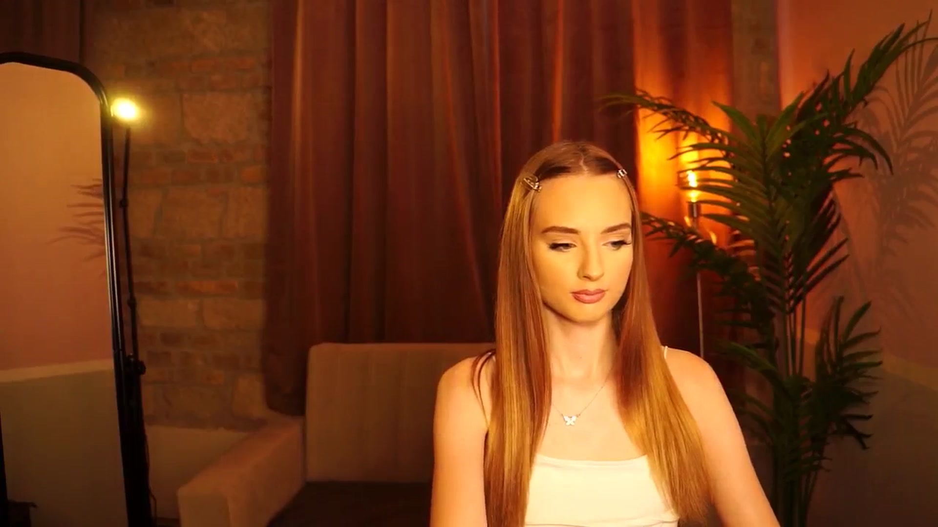 Gallery image thumbnail from petitegonwild's myfreecams stream on, 07/06/2024, 16:58 image 4 of 20