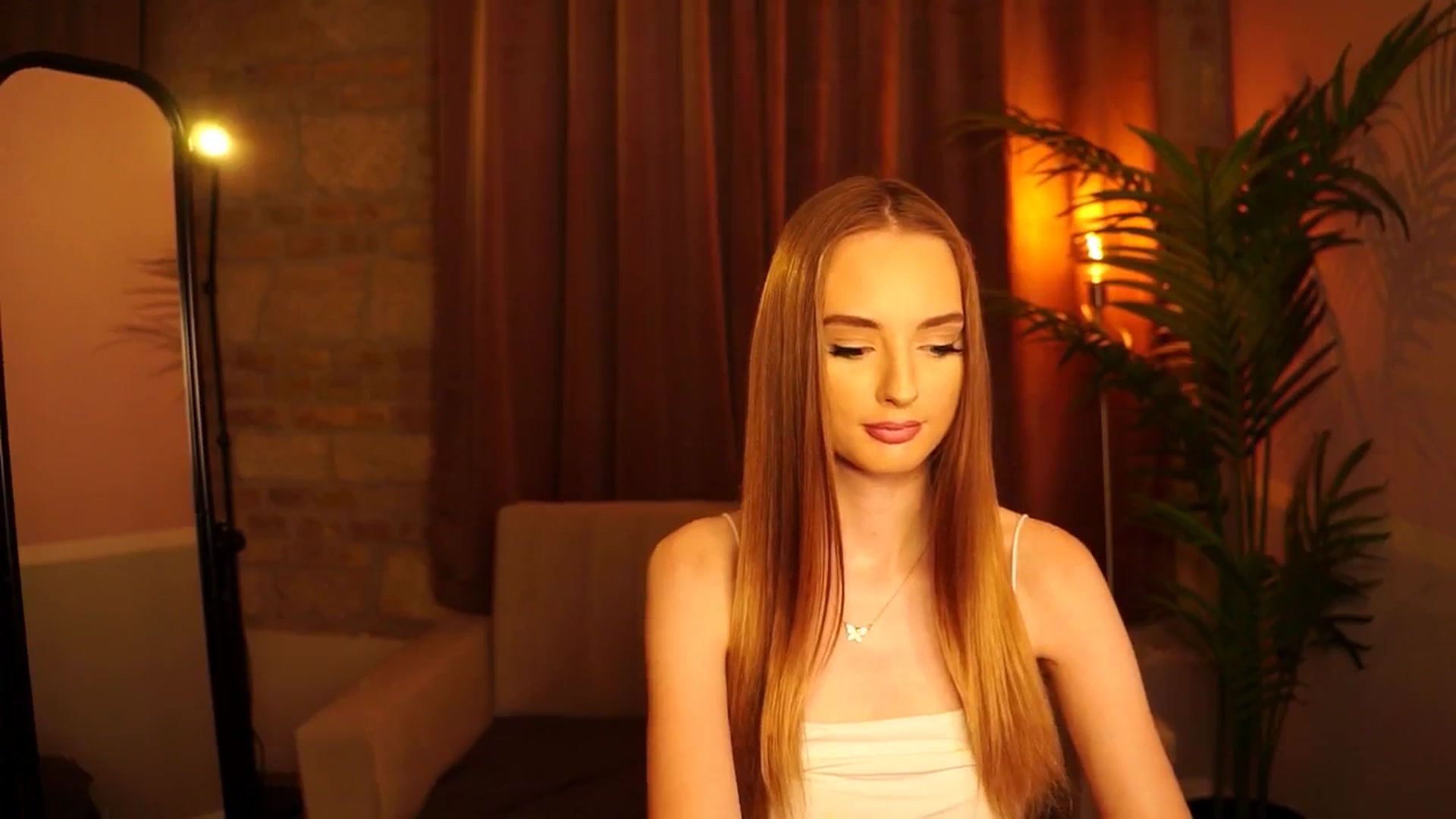 Gallery image thumbnail from petitegonwild's myfreecams stream on, 07/06/2024, 20:39 image 16 of 20