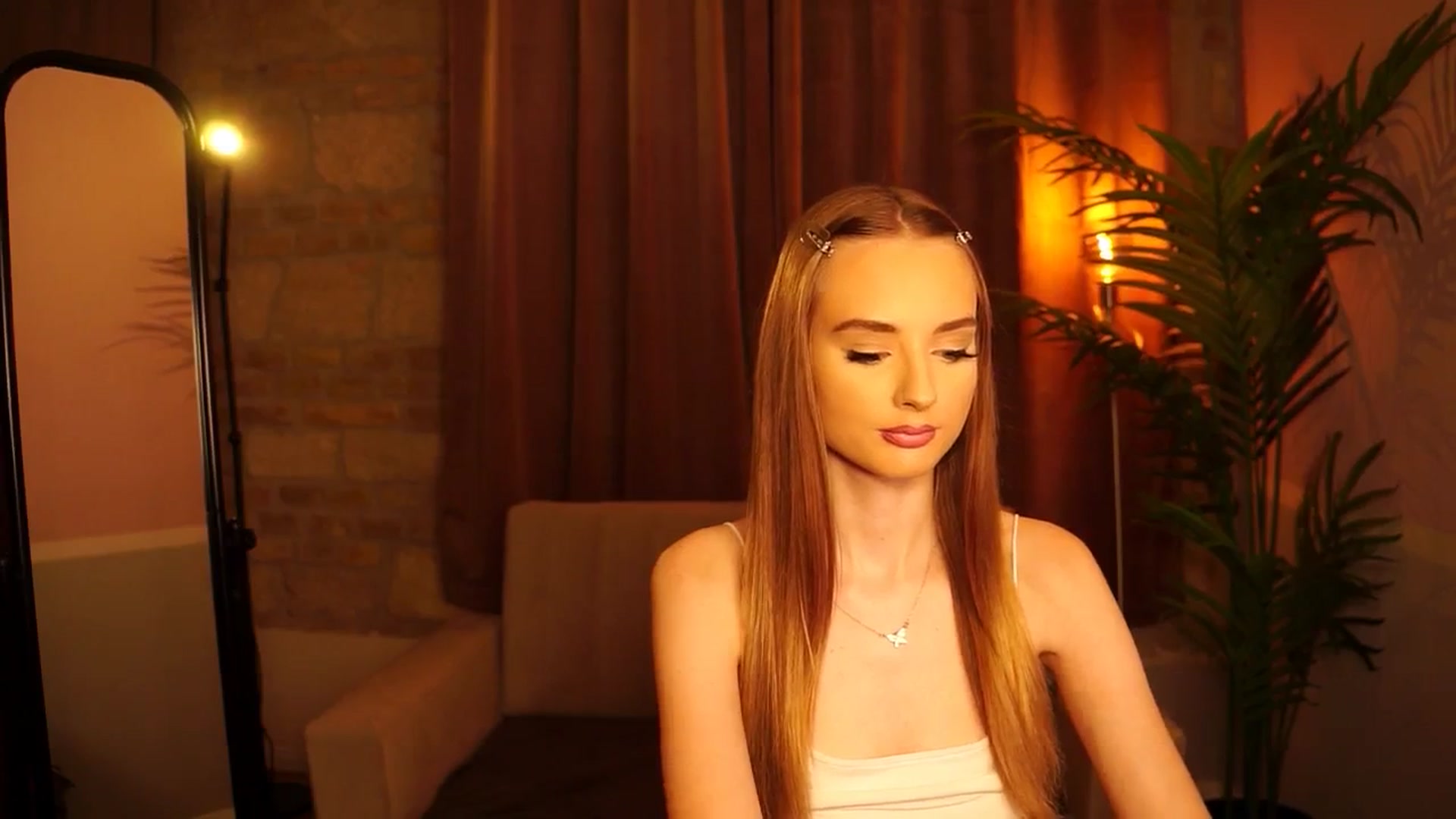 Gallery image thumbnail from petitegonwild's myfreecams stream on, 07/06/2024, 20:39 image 2 of 20