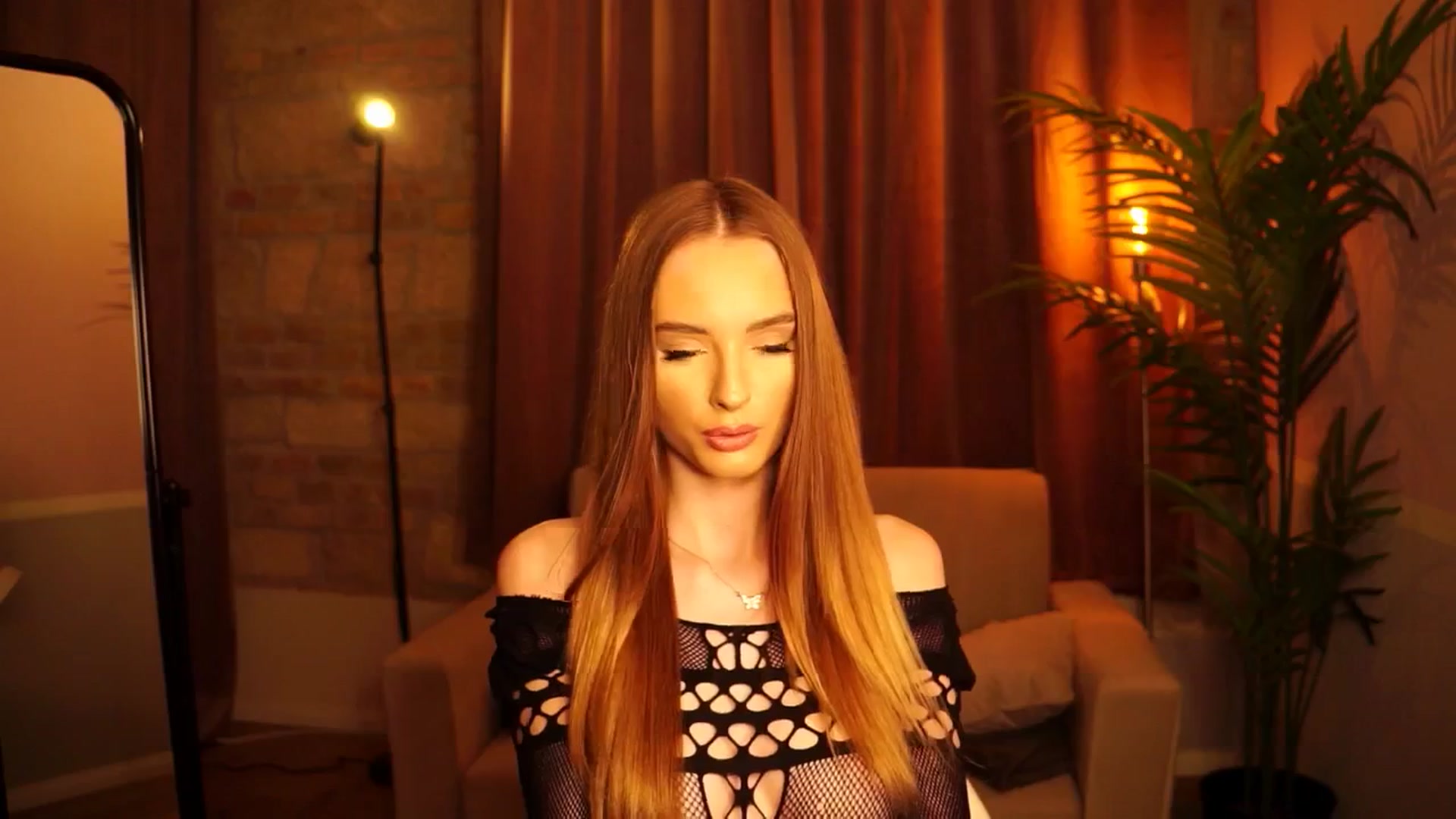 Gallery image thumbnail from petitegonwild's myfreecams stream on, 07/12/2024, 20:27 image 14 of 20