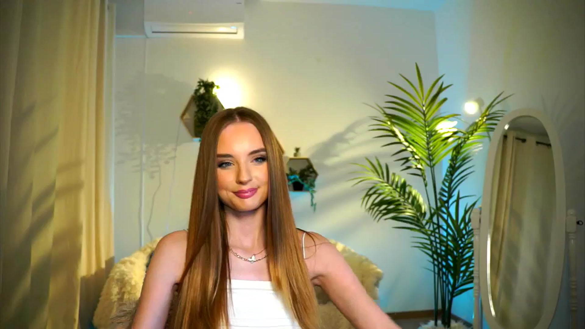 Gallery image thumbnail from petitegonwild's myfreecams stream on, 08/01/2024, 23:34 image 4 of 20