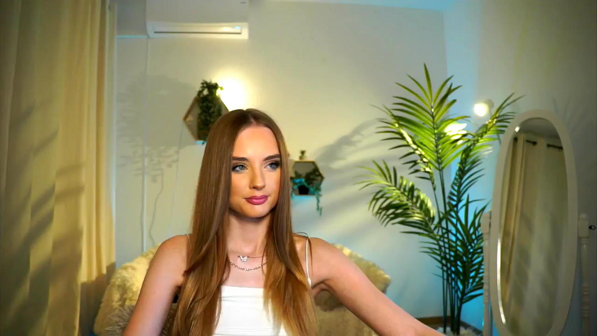 Gallery image thumbnail from petitegonwild's myfreecams stream on, 08/01/2024, 23:34 image 3 of 20