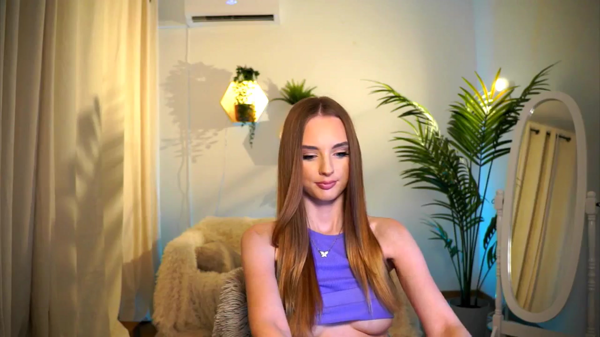 Gallery image thumbnail from petitegonwild's myfreecams stream on, 08/06/2024, 19:47 image 16 of 20