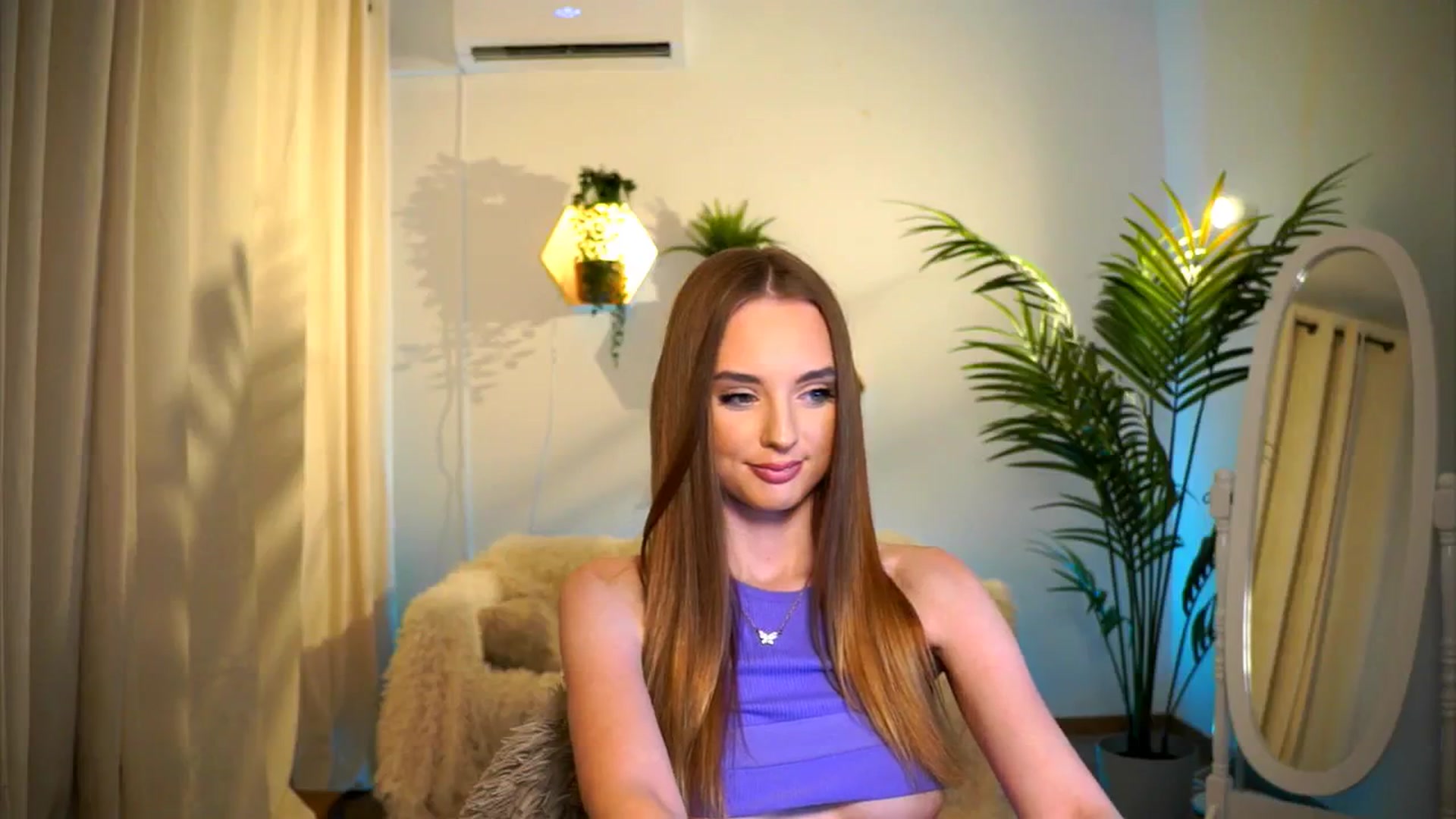 Gallery image thumbnail from petitegonwild's myfreecams stream on, 08/06/2024, 19:47 image 9 of 20