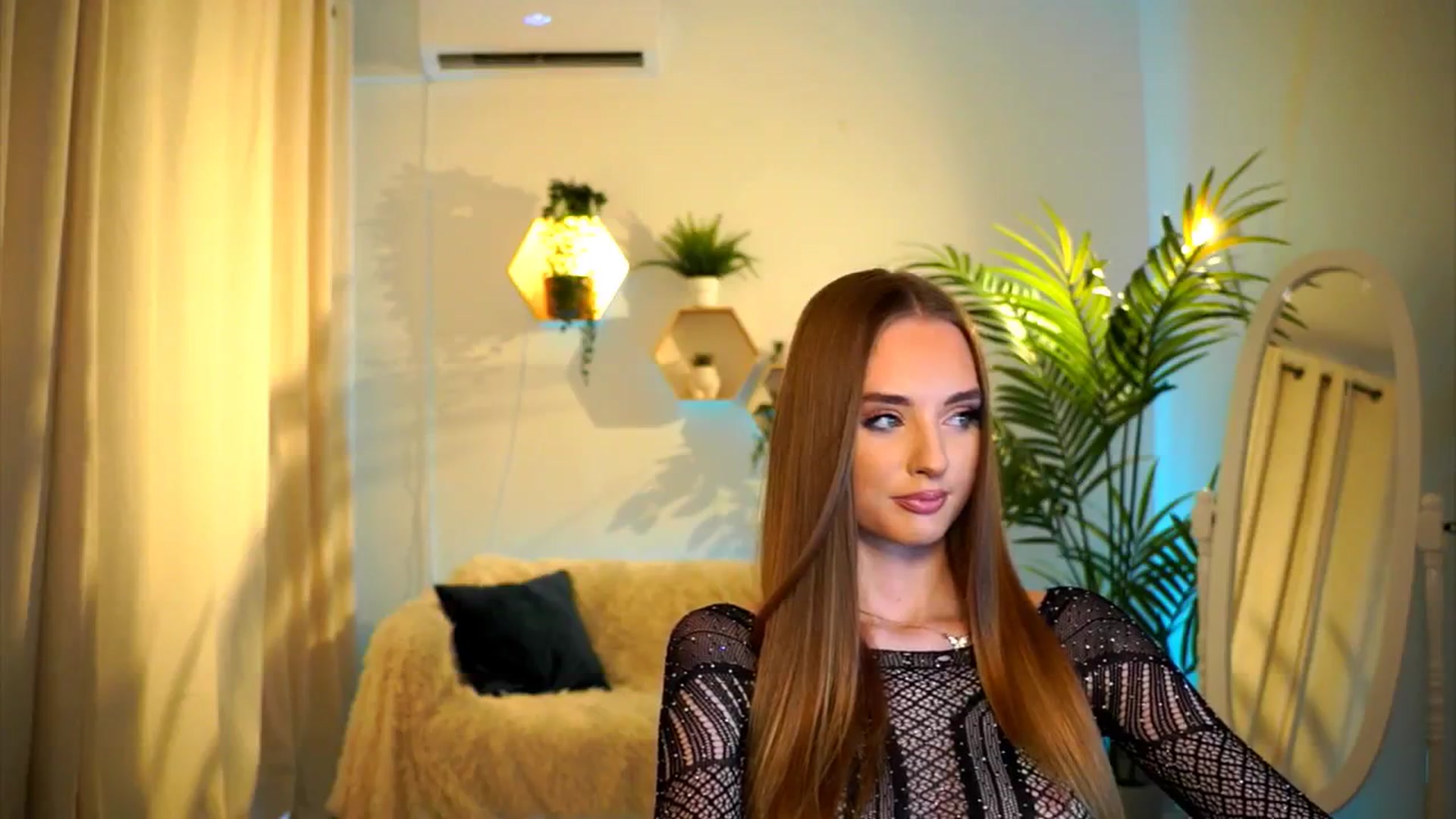 Gallery image thumbnail from petitegonwild's myfreecams stream on, 08/08/2024, 17:24 image 7 of 20