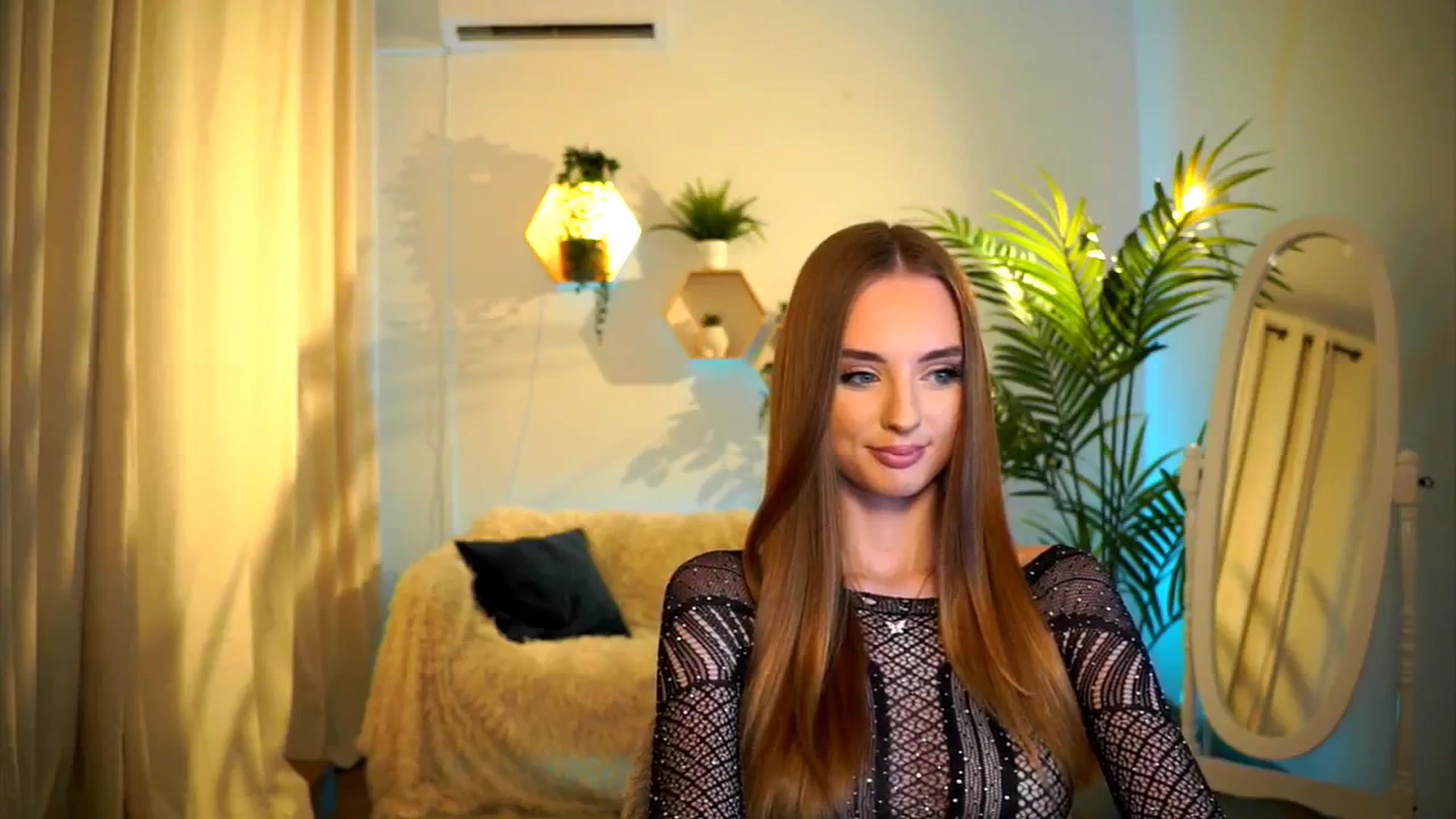Gallery image thumbnail from petitegonwild's myfreecams stream on, 08/08/2024, 20:54 image 6 of 20