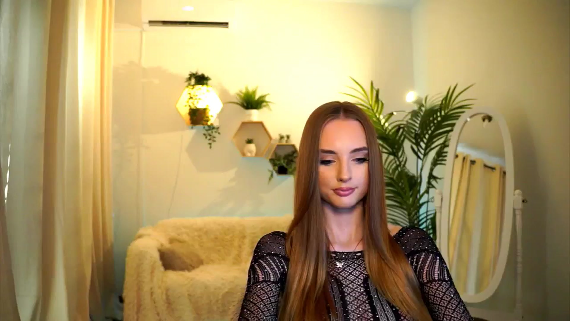 Gallery image thumbnail from petitegonwild's myfreecams stream on, 08/10/2024, 16:47 image 18 of 20