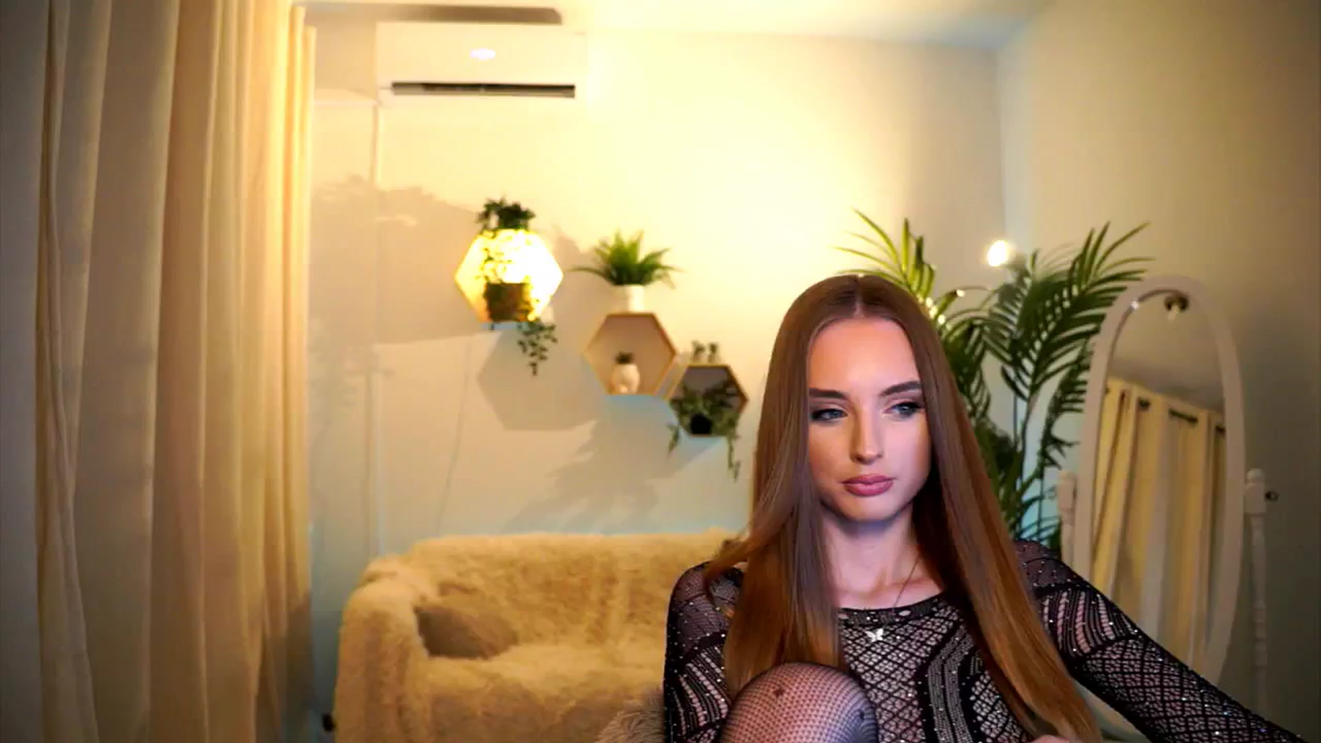 Gallery image thumbnail from petitegonwild's myfreecams stream on, 08/10/2024, 19:06 image 5 of 20