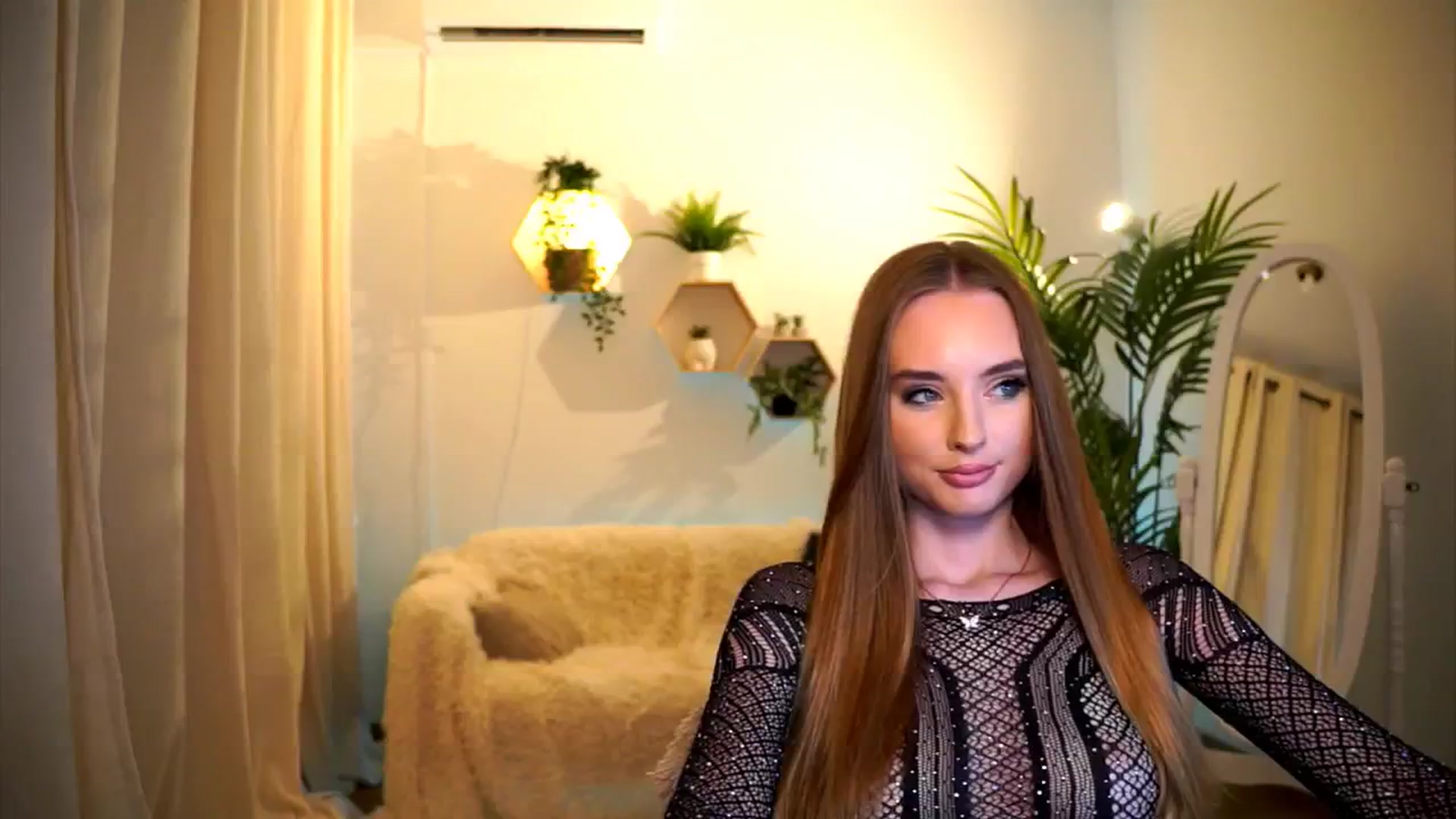 Gallery image thumbnail from petitegonwild's myfreecams stream on, 08/10/2024, 20:21 image 3 of 20