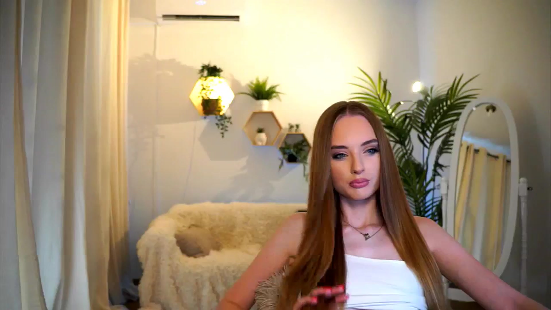 Gallery image thumbnail from petitegonwild's myfreecams stream on, 08/11/2024, 14:26 image 8 of 20