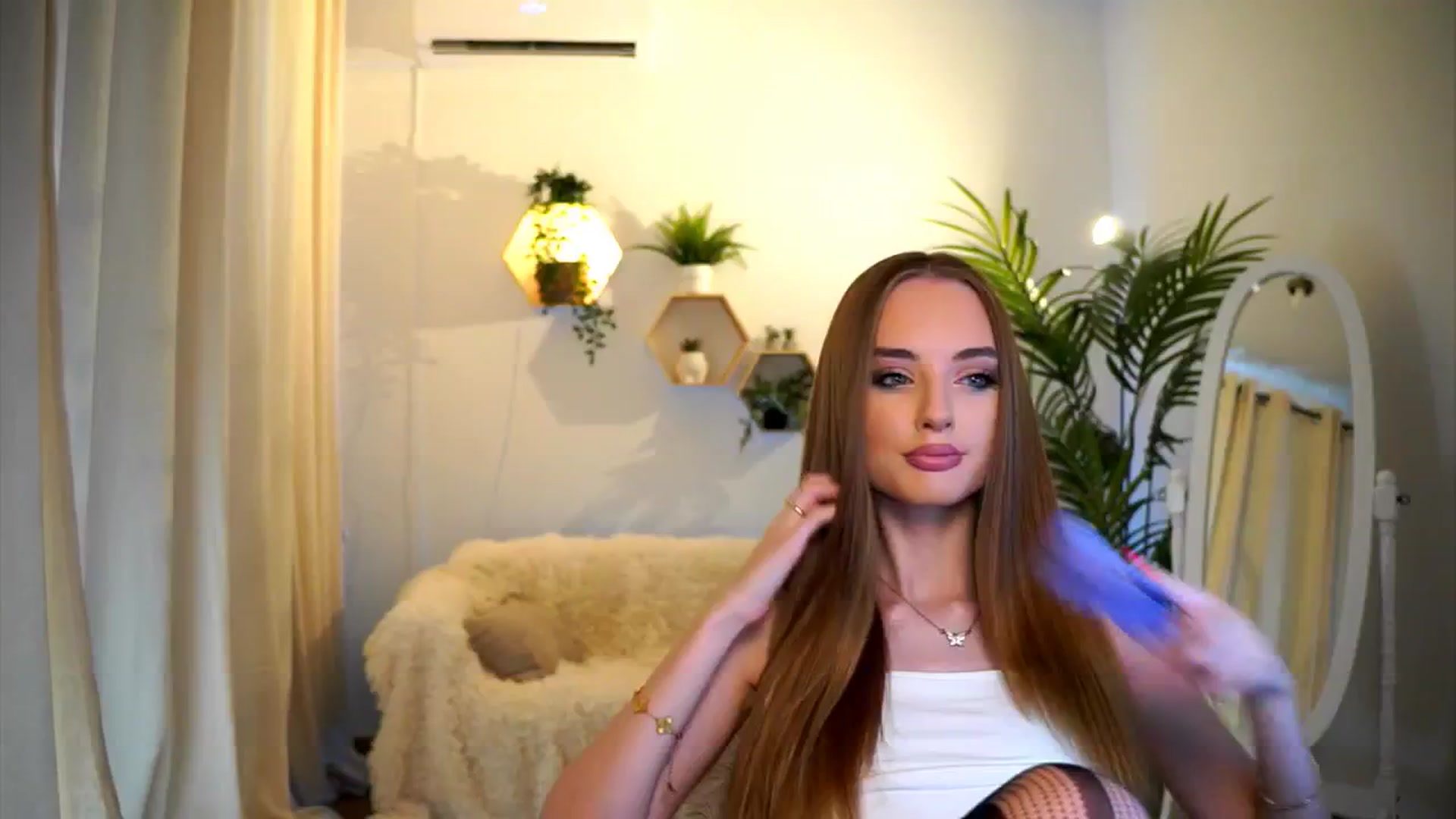 Gallery image thumbnail from petitegonwild's myfreecams stream on, 08/11/2024, 14:26 image 1 of 20