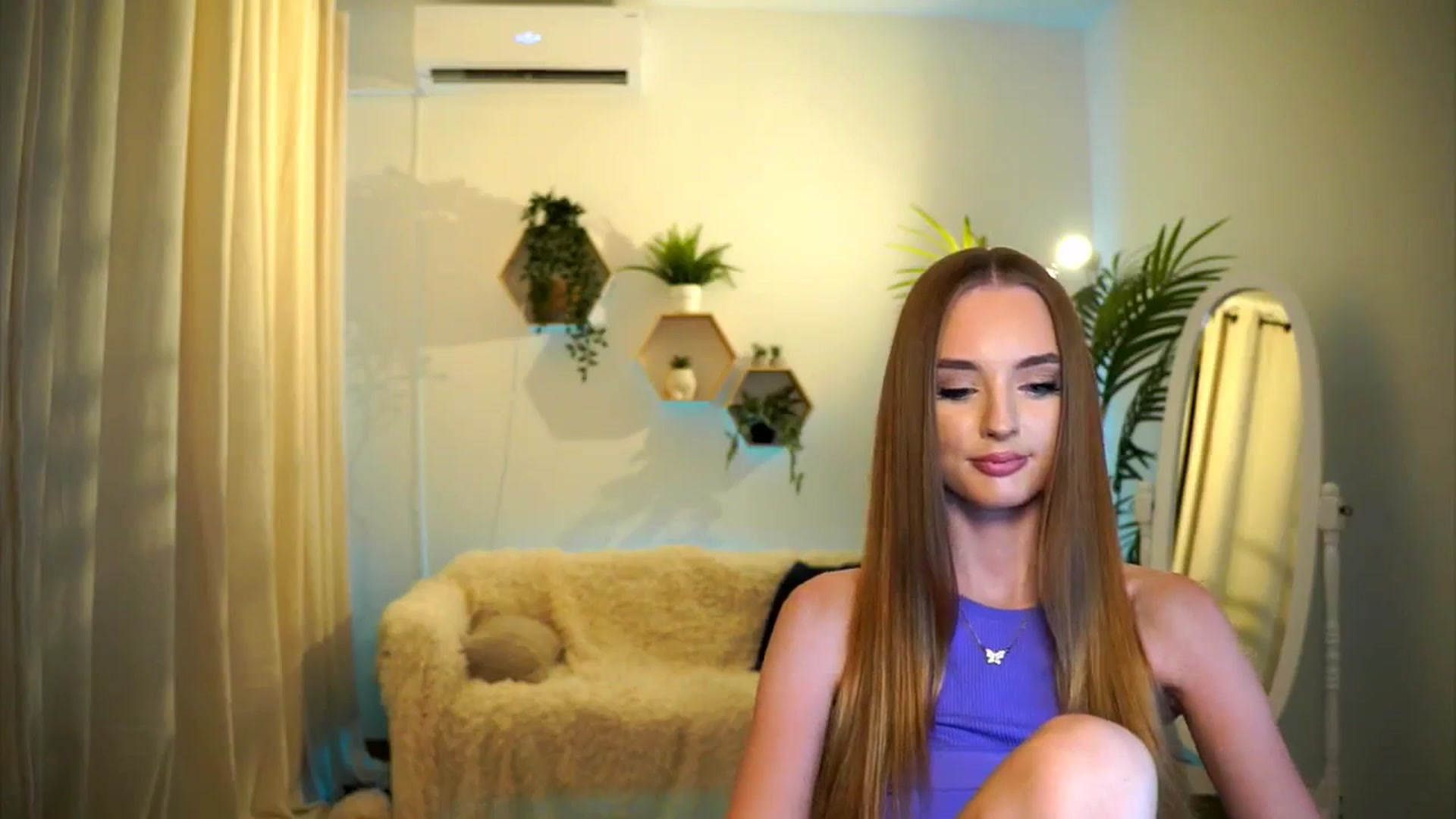 Gallery image thumbnail from petitegonwild's myfreecams stream on, 08/15/2024, 19:41 image 7 of 20