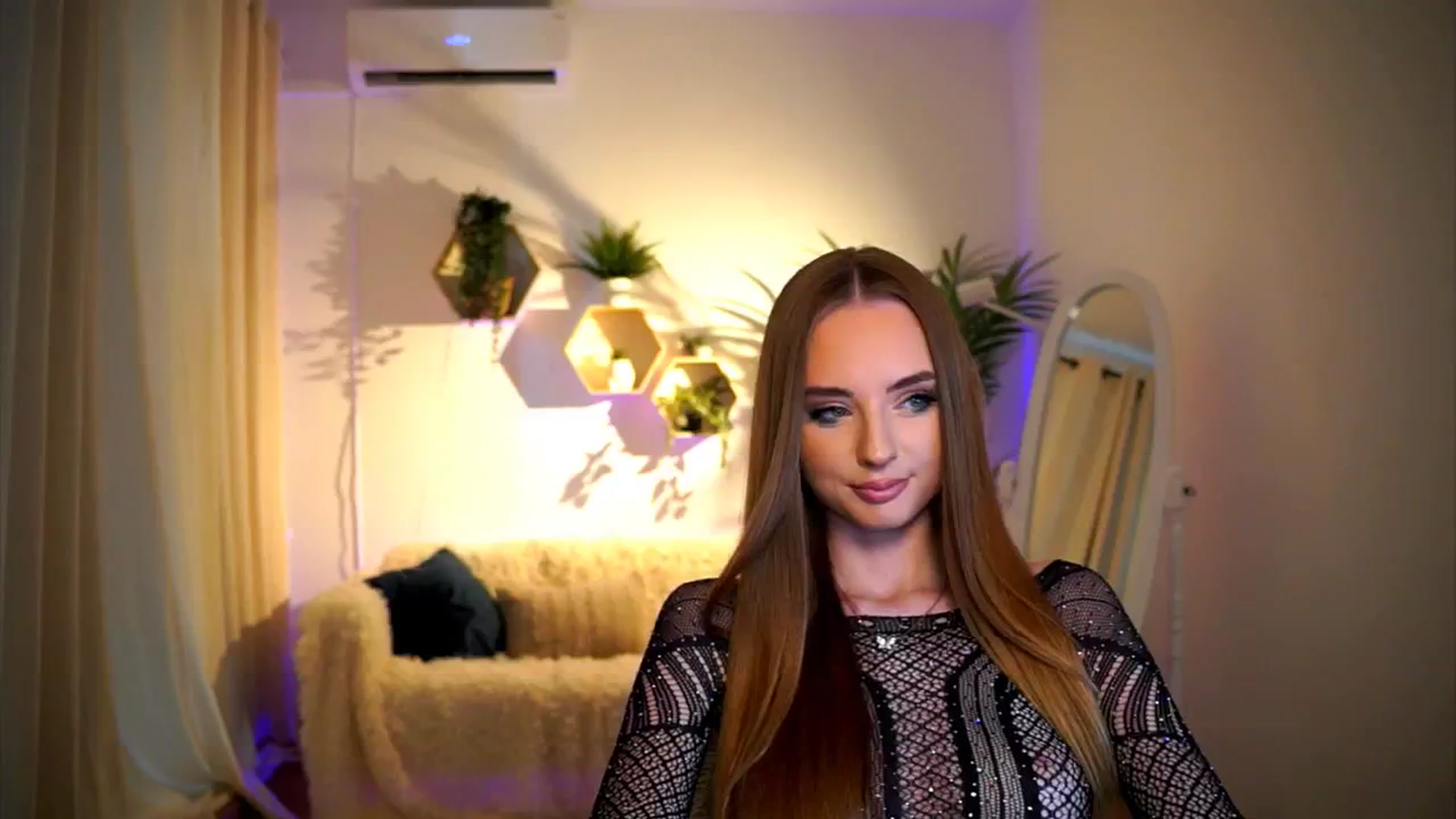 Gallery image thumbnail from petitegonwild's myfreecams stream on, 08/21/2024, 14:07 image 7 of 20