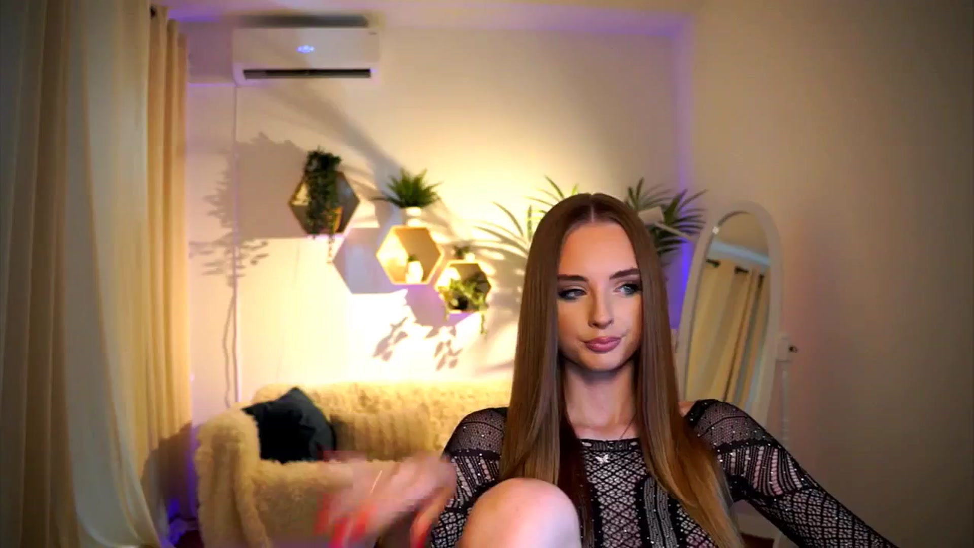 Gallery image thumbnail from petitegonwild's myfreecams stream on, 08/21/2024, 14:31 image 16 of 20