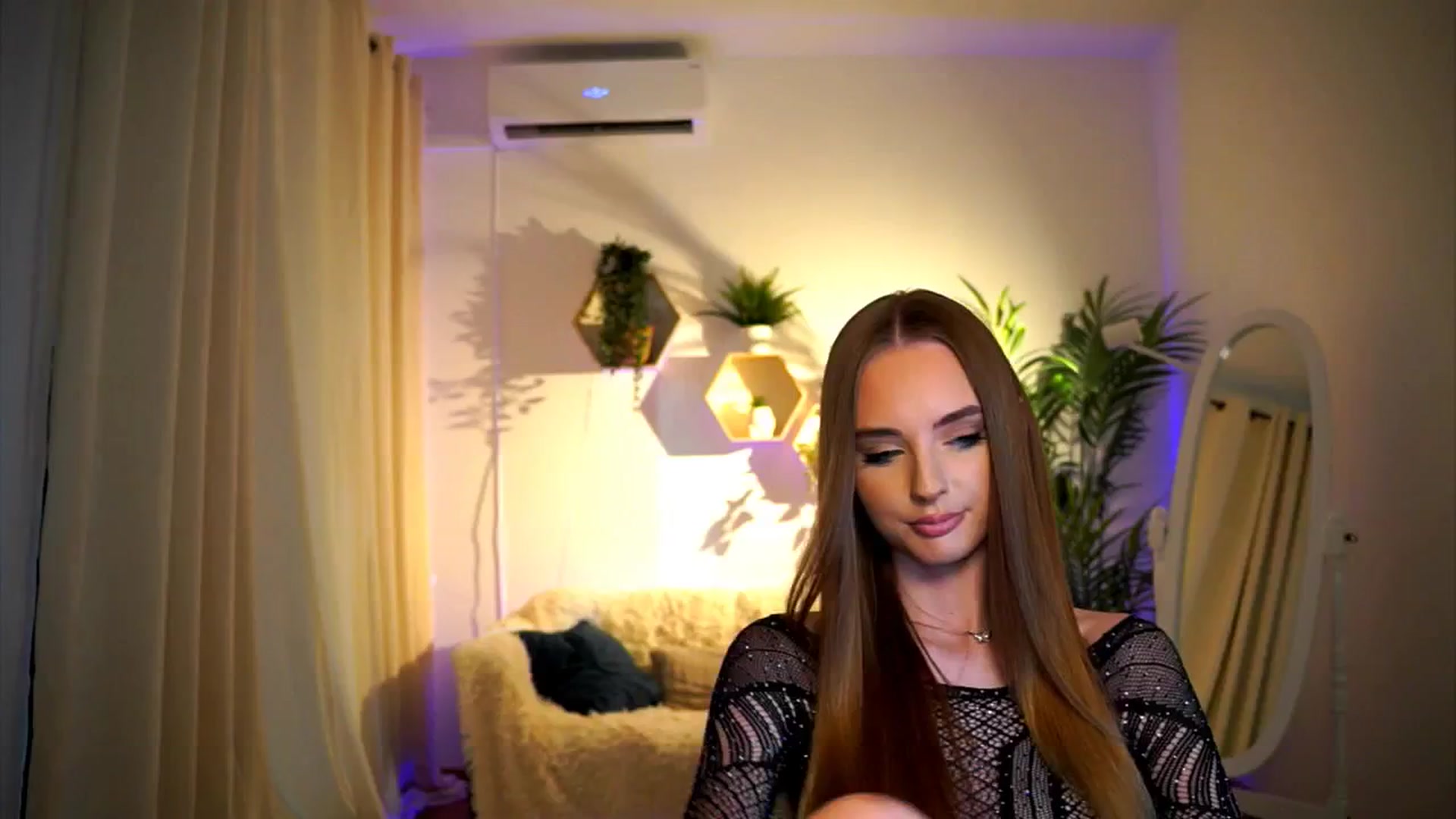 Gallery image thumbnail from petitegonwild's myfreecams stream on, 08/21/2024, 16:28 image 16 of 20