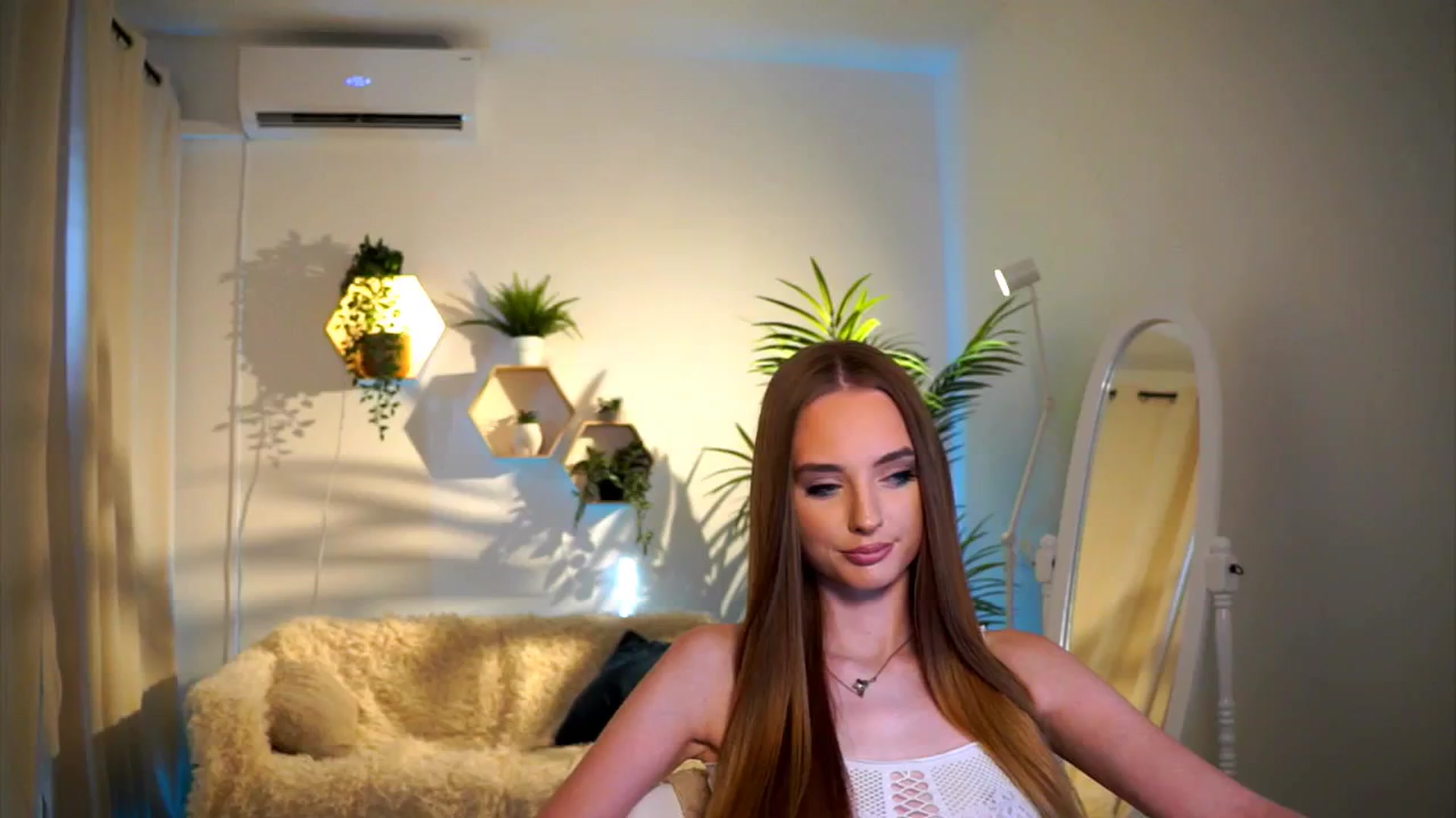 Gallery image thumbnail from petitegonwild's myfreecams stream on, 08/24/2024, 15:10 image 17 of 20