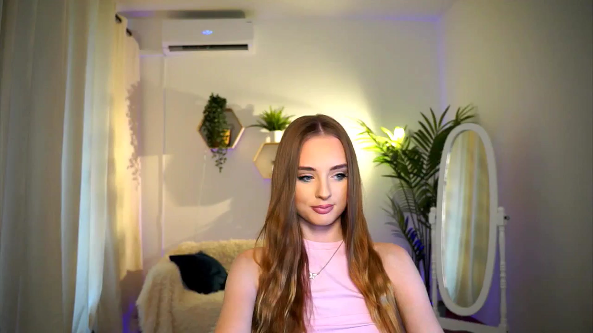 Gallery image thumbnail from petitegonwild's myfreecams stream on, 09/05/2024, 09:39 image 10 of 20