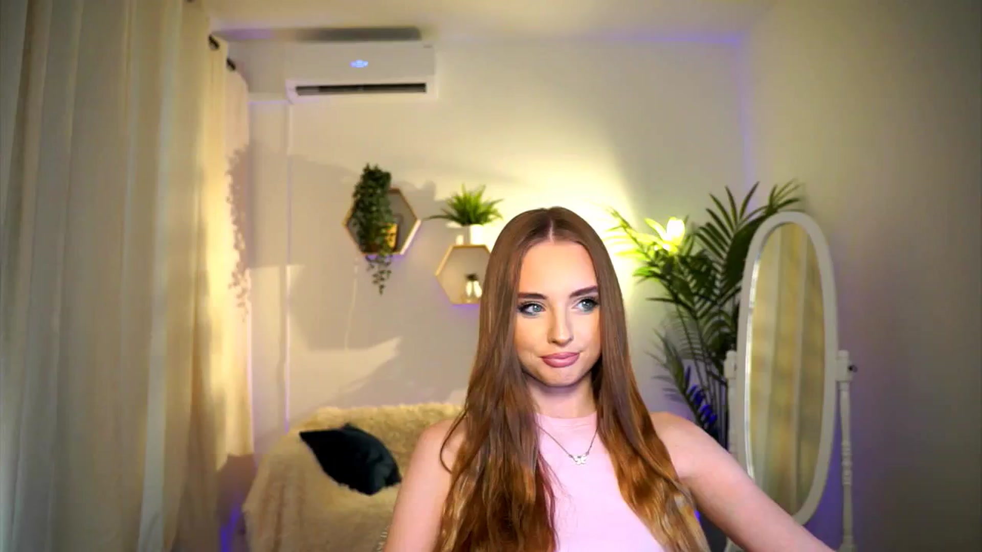 Gallery image thumbnail from petitegonwild's myfreecams stream on, 09/05/2024, 10:56 image 19 of 20