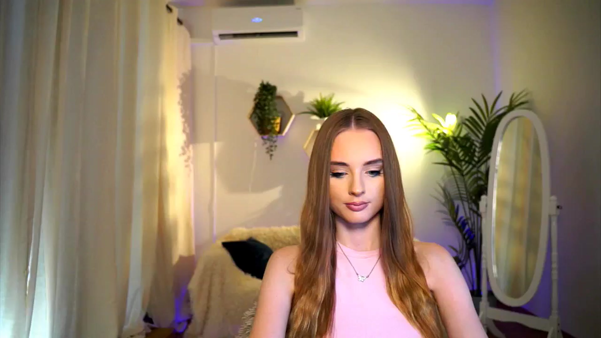 Gallery image thumbnail from petitegonwild's myfreecams stream on, 09/05/2024, 13:03 image 20 of 20