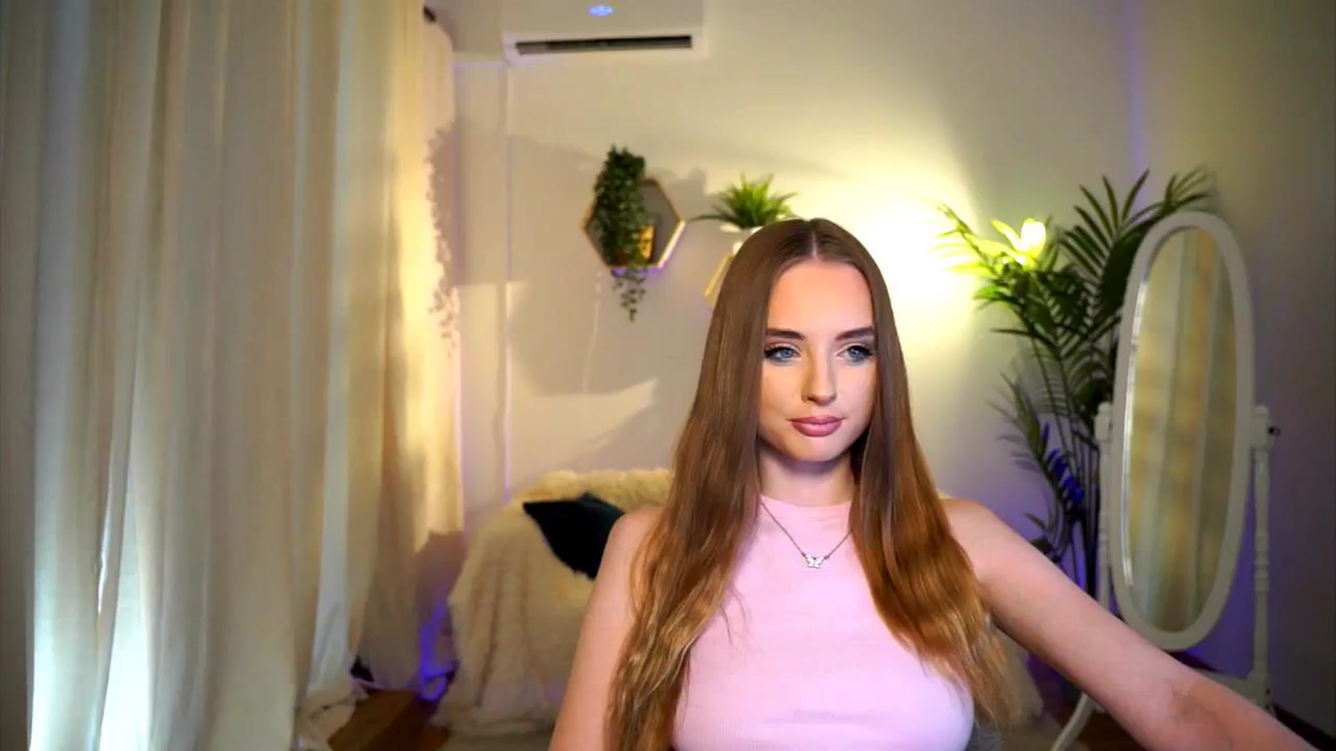 Gallery image thumbnail from petitegonwild's myfreecams stream on, 09/05/2024, 13:20 image 14 of 20
