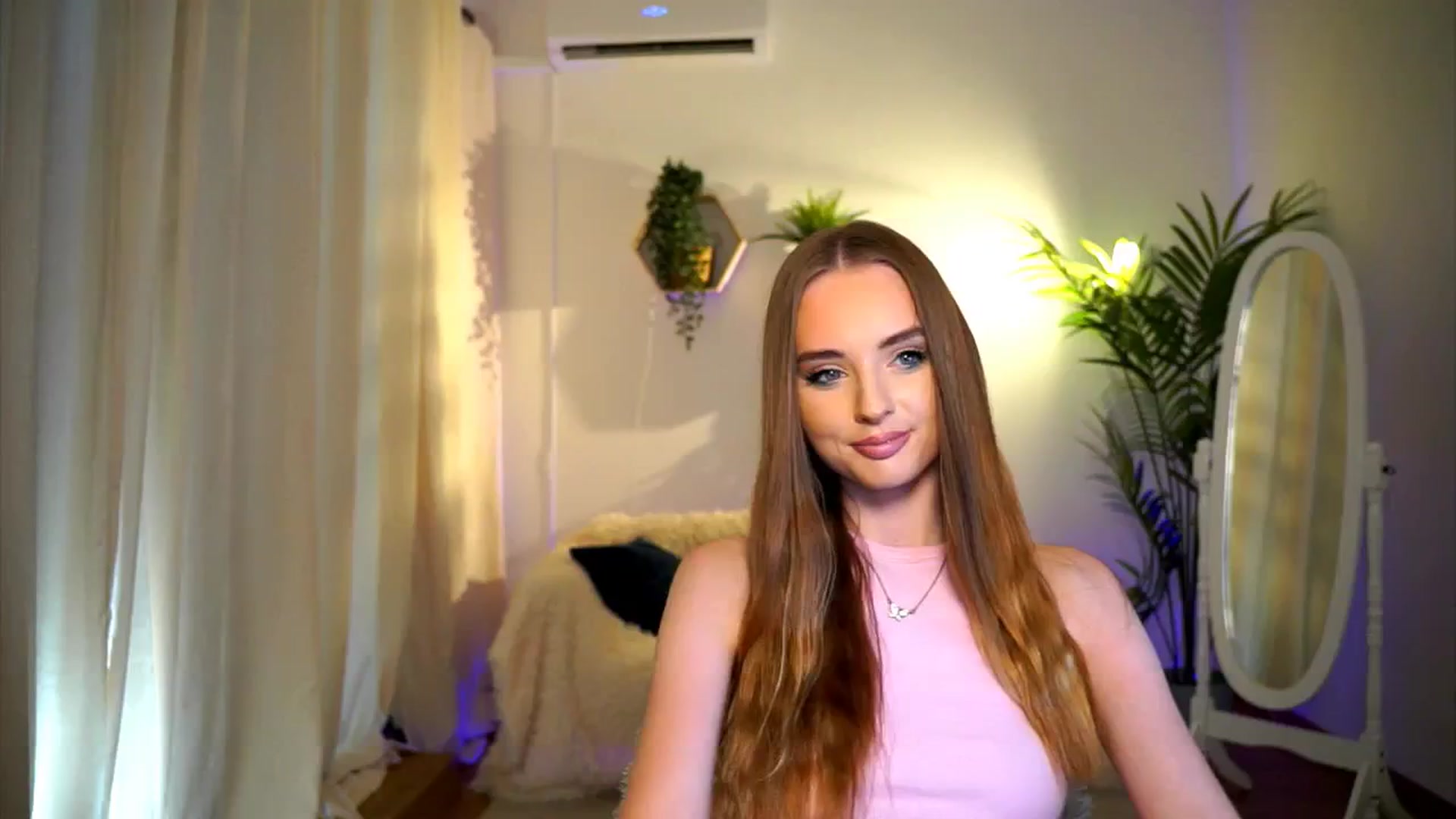 Gallery image thumbnail from petitegonwild's myfreecams stream on, 09/05/2024, 13:20 image 13 of 20
