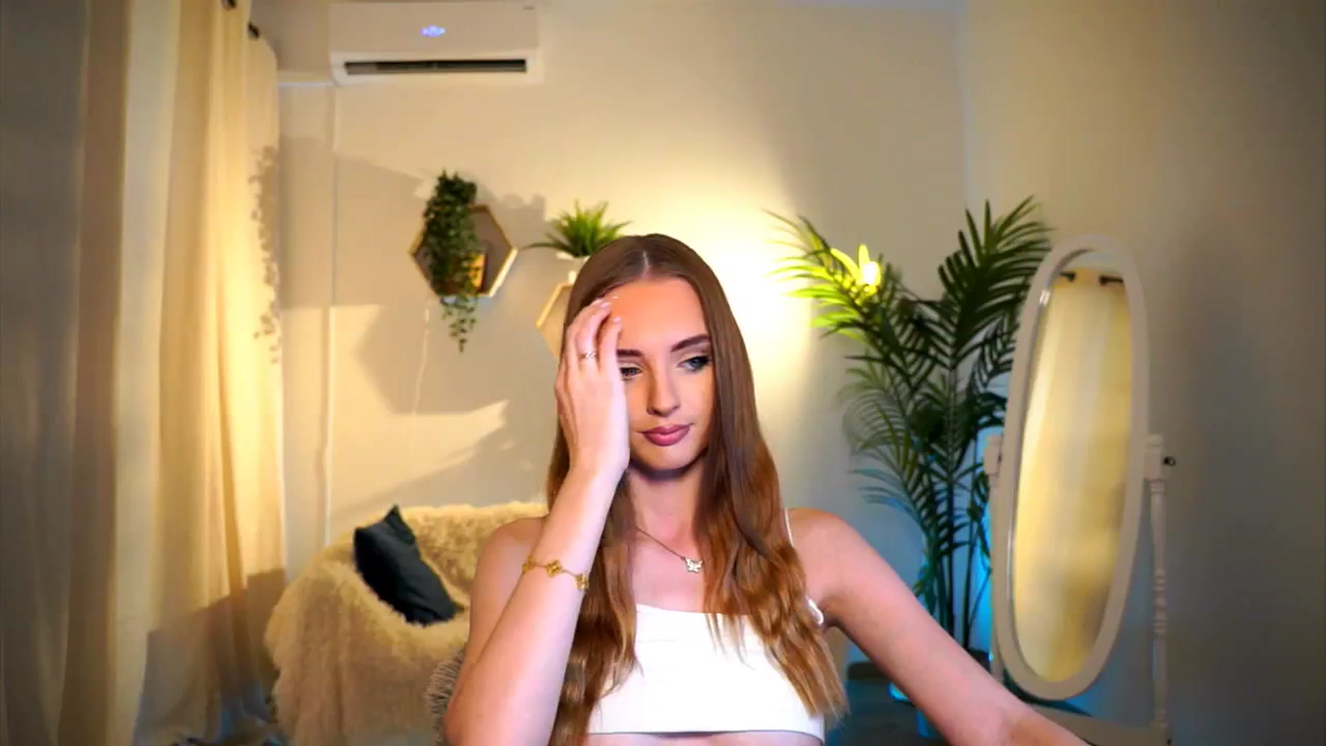 Gallery image thumbnail from petitegonwild's myfreecams stream on, 09/07/2024, 12:38 image 14 of 20