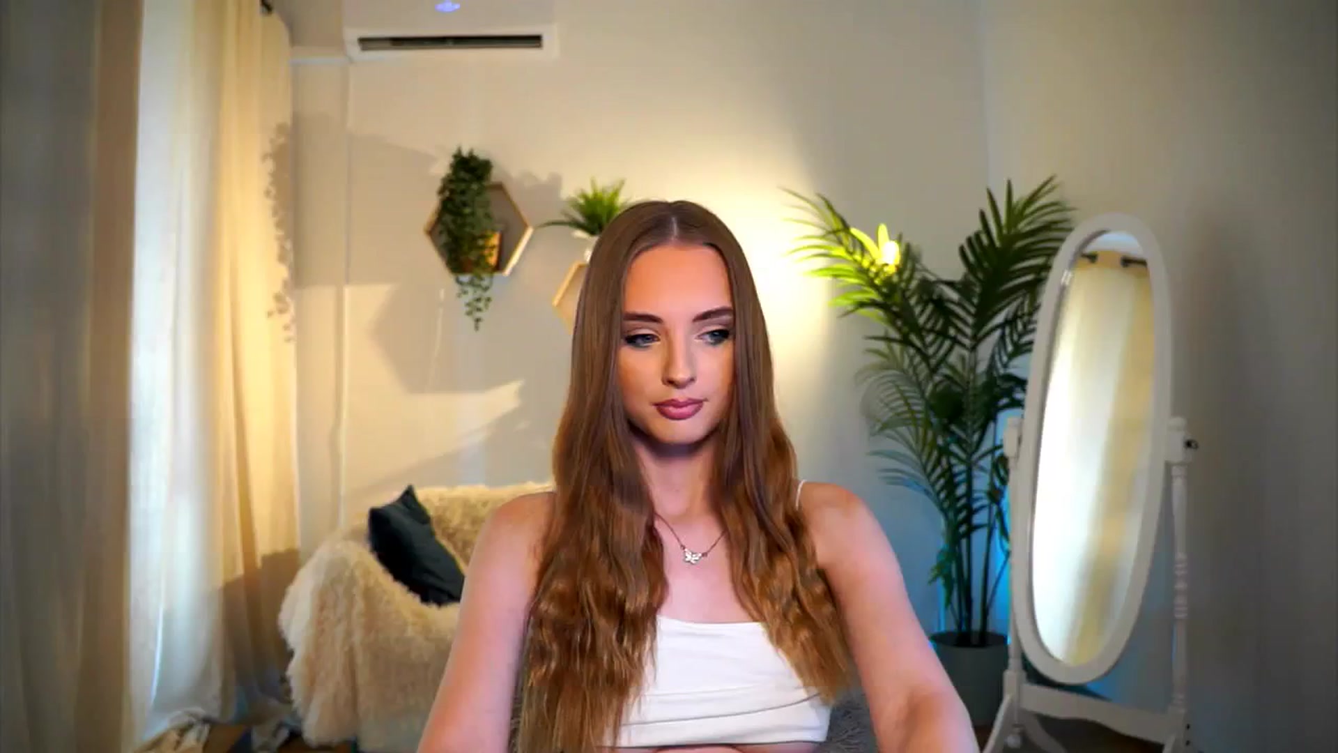 Gallery image thumbnail from petitegonwild's myfreecams stream on, 09/07/2024, 12:38 image 1 of 20