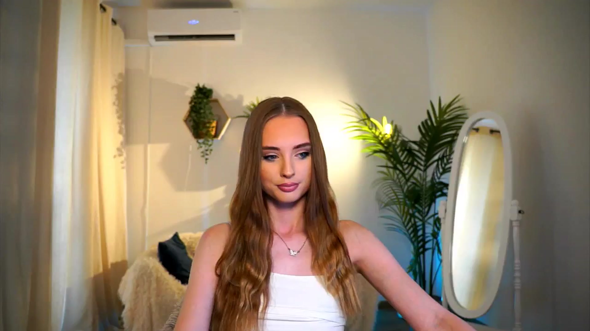 Gallery image thumbnail from petitegonwild's myfreecams stream on, 09/07/2024, 12:38 image 9 of 20