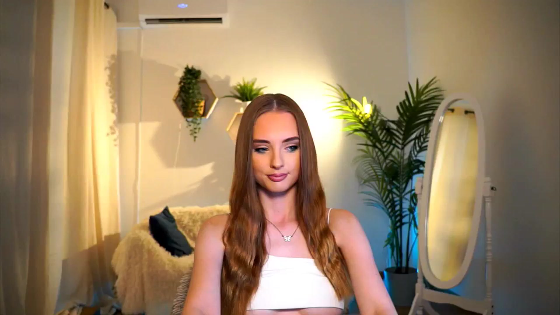 Gallery image thumbnail from petitegonwild's myfreecams stream on, 09/07/2024, 12:38 image 13 of 20