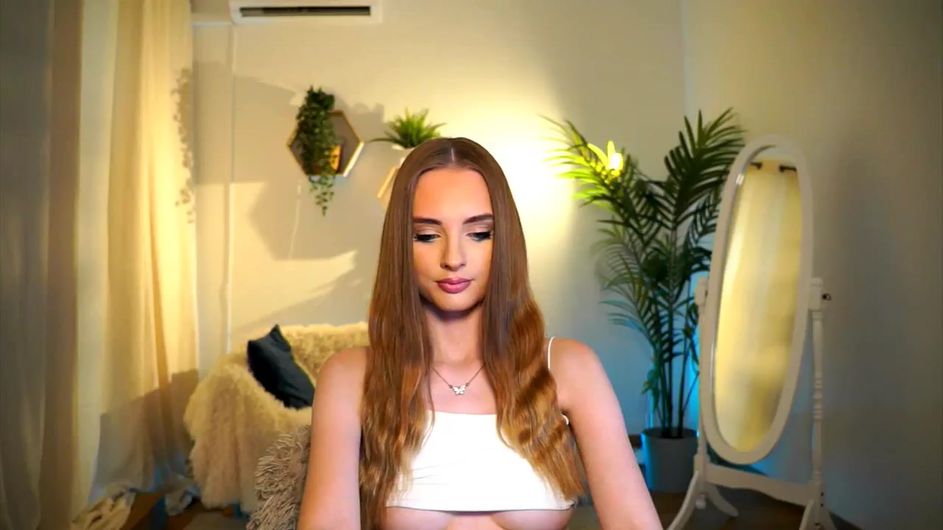 Gallery image thumbnail from petitegonwild's myfreecams stream on, 09/07/2024, 13:21 image 13 of 20