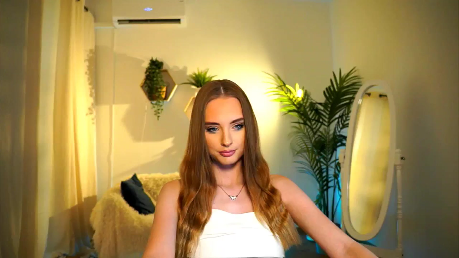 Gallery image thumbnail from petitegonwild's myfreecams stream on, 09/07/2024, 13:21 image 1 of 20