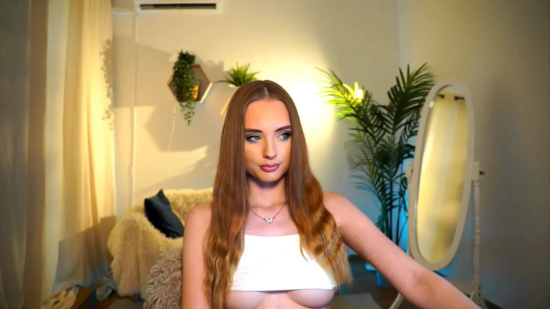 Gallery image thumbnail from petitegonwild's myfreecams stream on, 09/07/2024, 13:21 image 12 of 20