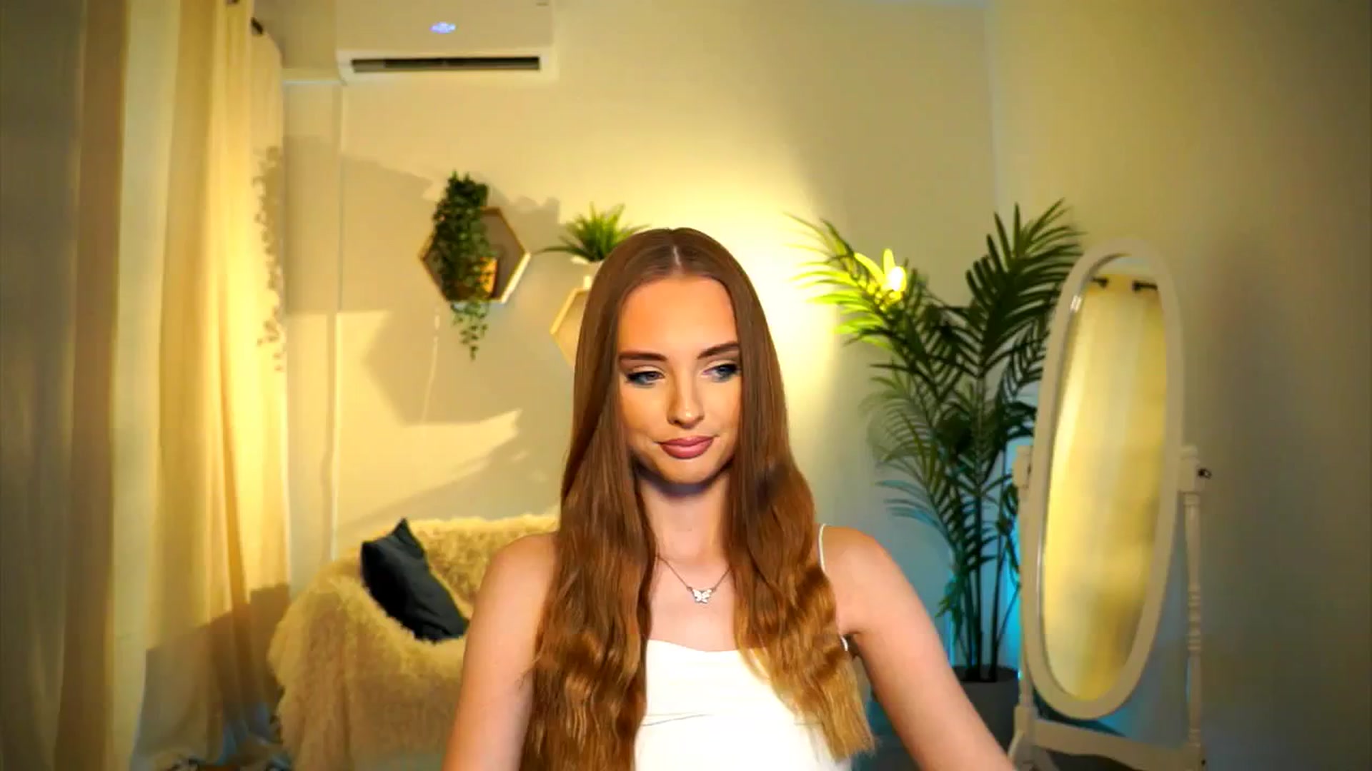 Gallery image thumbnail from petitegonwild's myfreecams stream on, 09/07/2024, 13:21 image 2 of 20