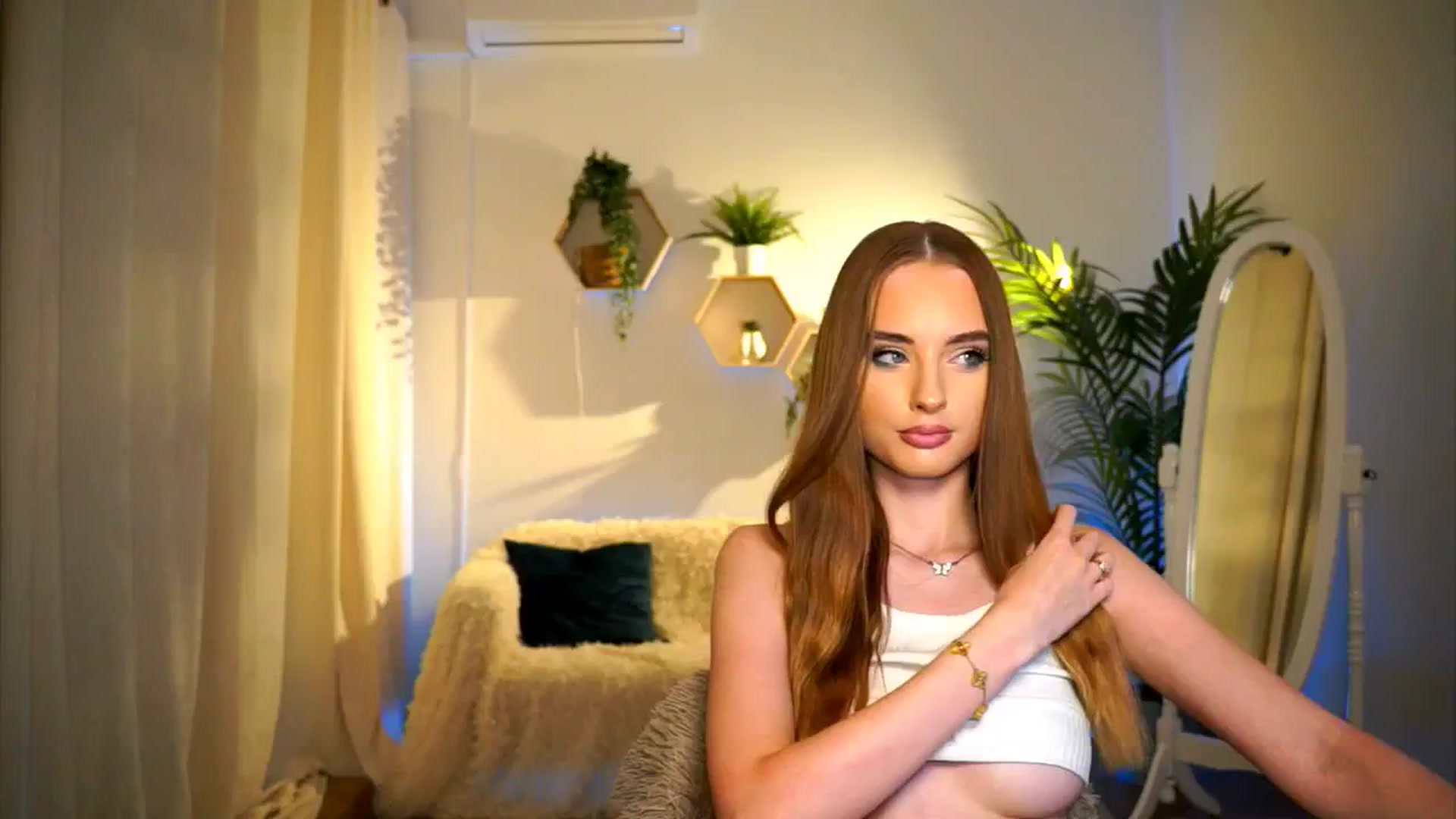 Gallery image thumbnail from petitegonwild's myfreecams stream on, 09/12/2024, 16:36 image 20 of 20
